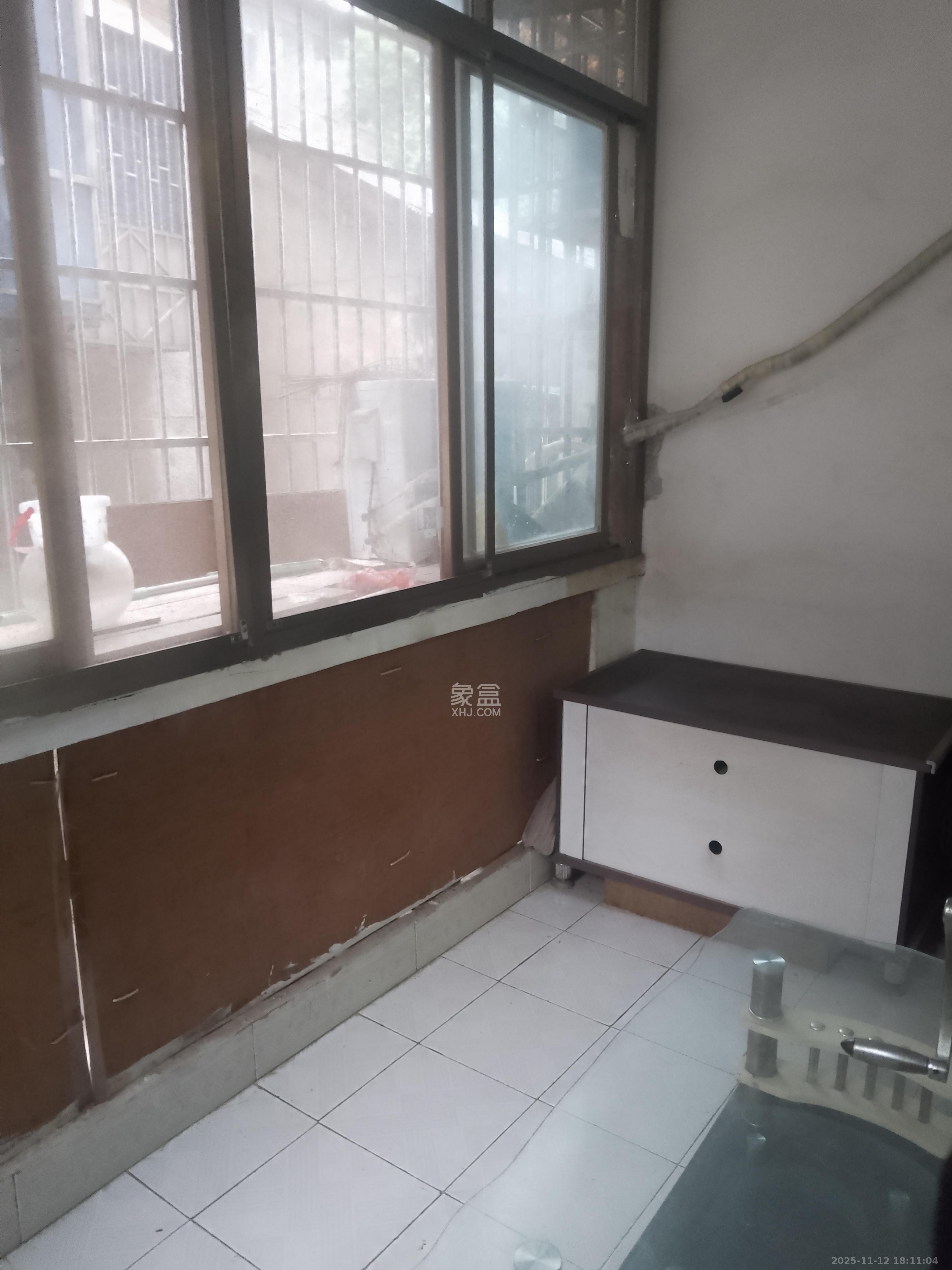 东瓜山一村  2室1厅1卫    1200.0元/月室内图