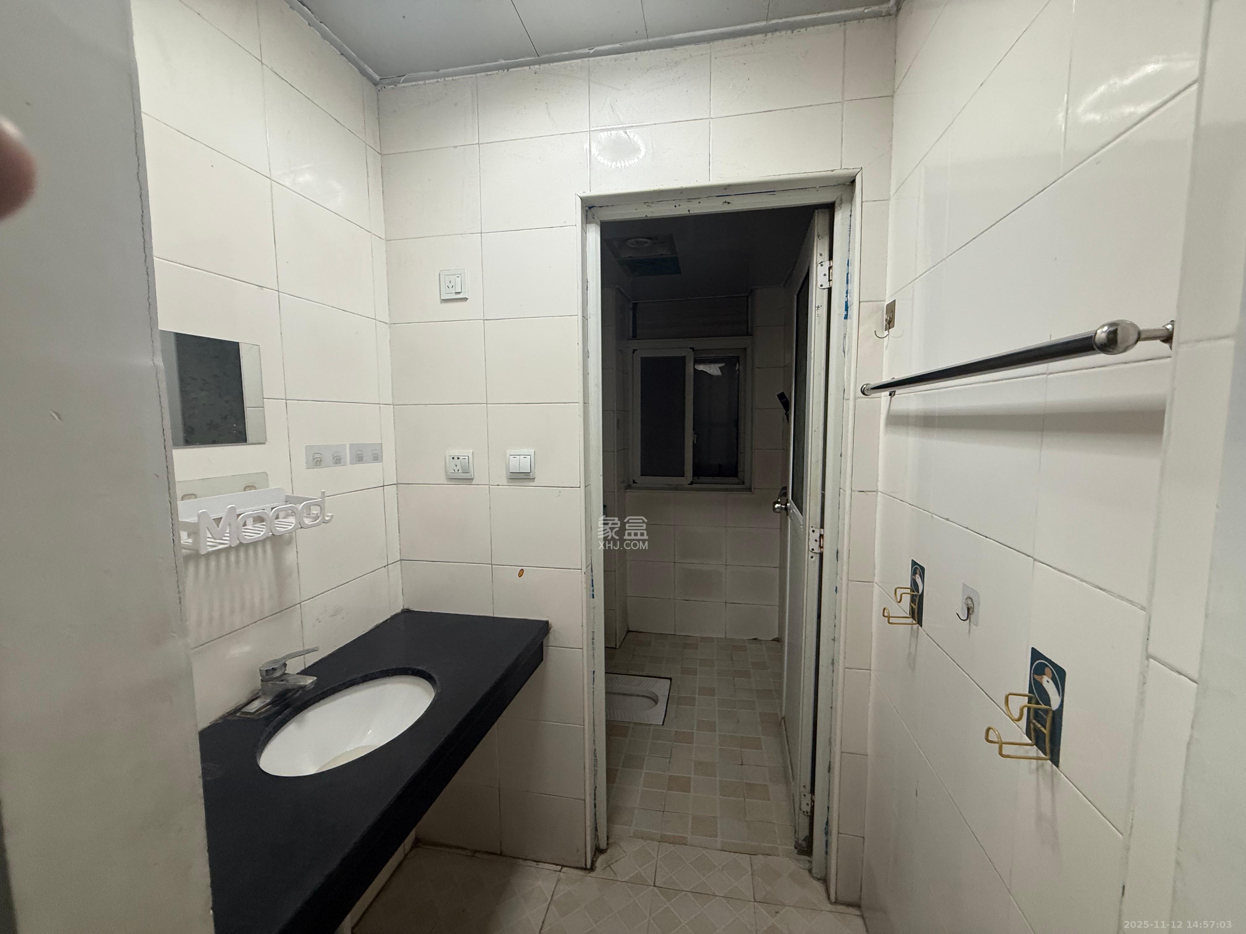 和沁园  3室1厅1卫    2200.0元/月室内图