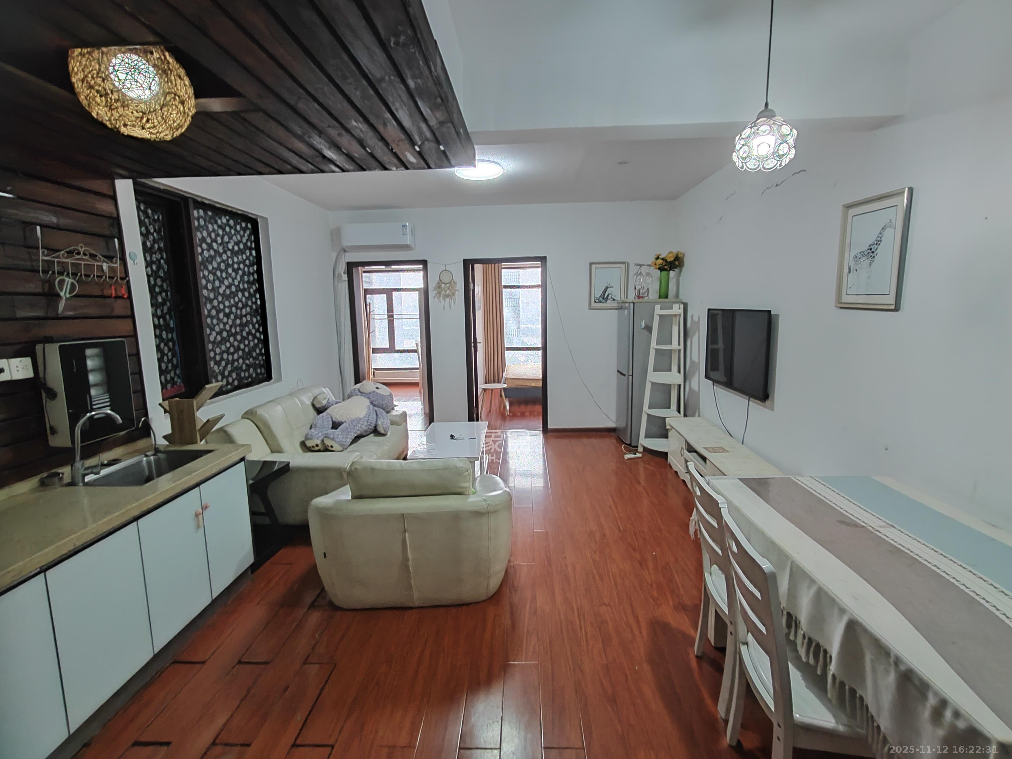 铂宫  2室1厅1卫    2400.0元/月