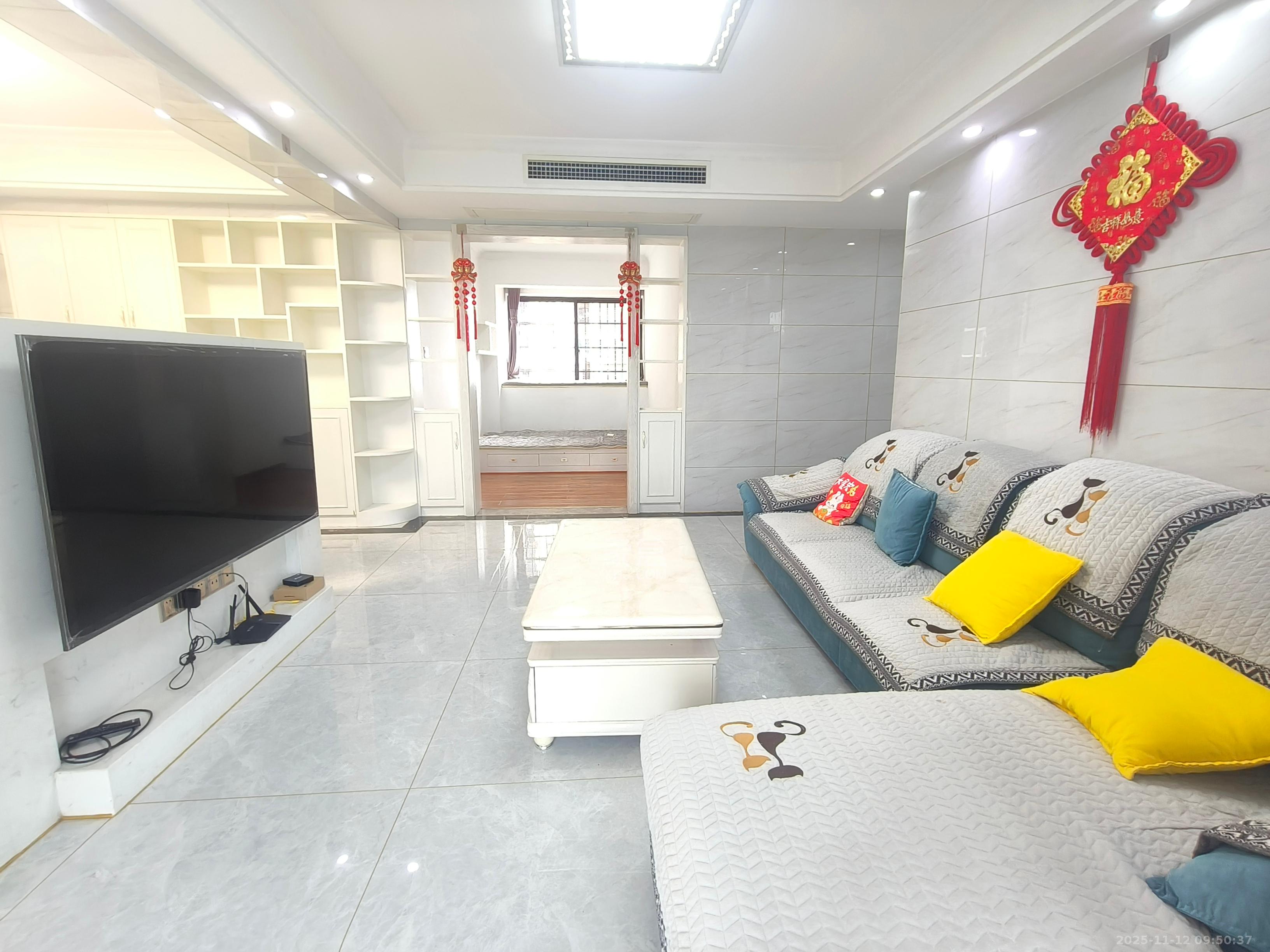 东方美地 4室2厅2卫 2800.0元/月 东方美地 4室2厅2卫 2800.0元/月室内图