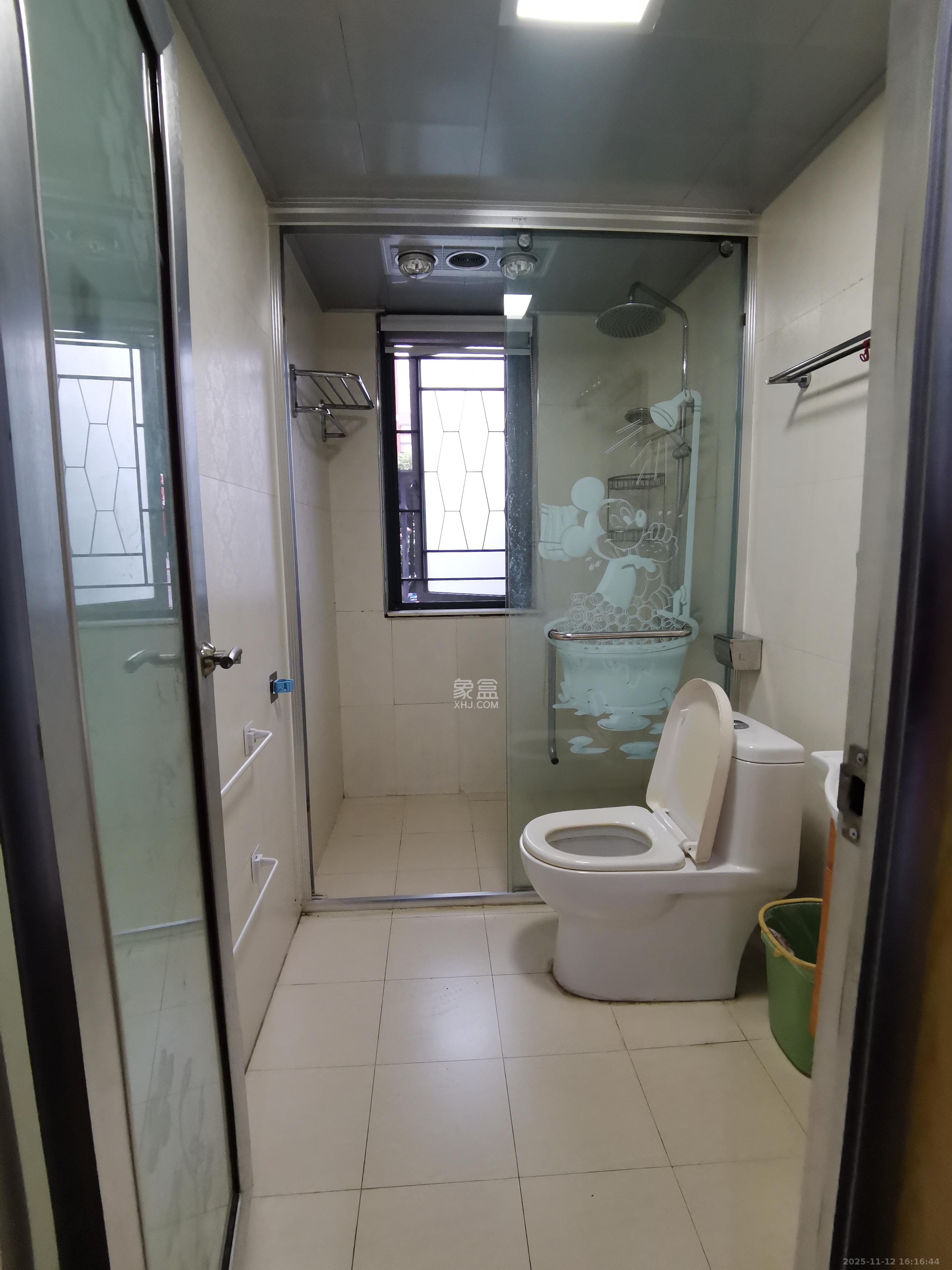 三一街区 3室2厅2卫 1800.0元/月 三一街区 3室2厅2卫 1800.0元/月室内图