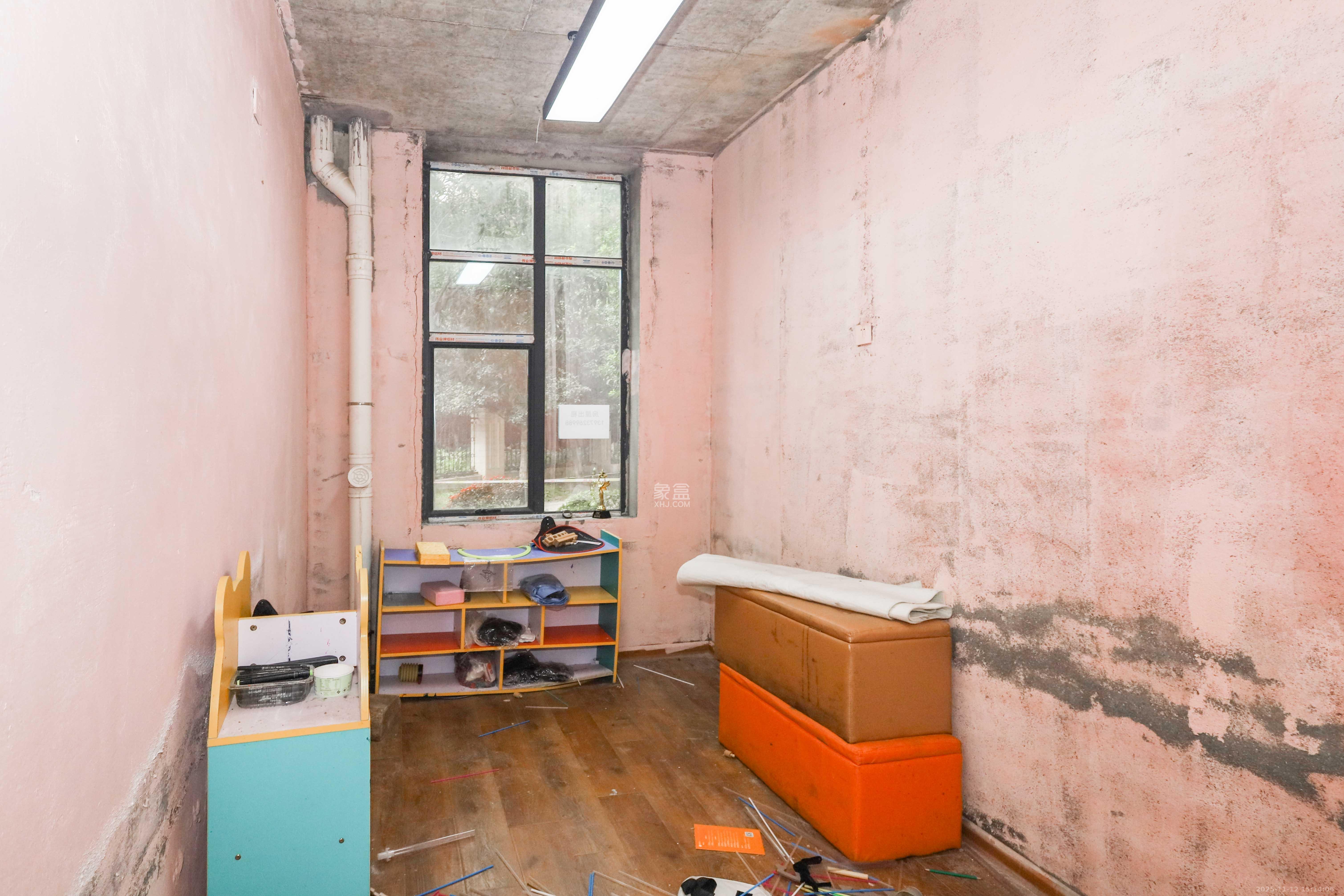 天元涉外景园C区 4室2厅1卫 145.0万 天元涉外景园C区 4室2厅1卫 145.0万卫生间