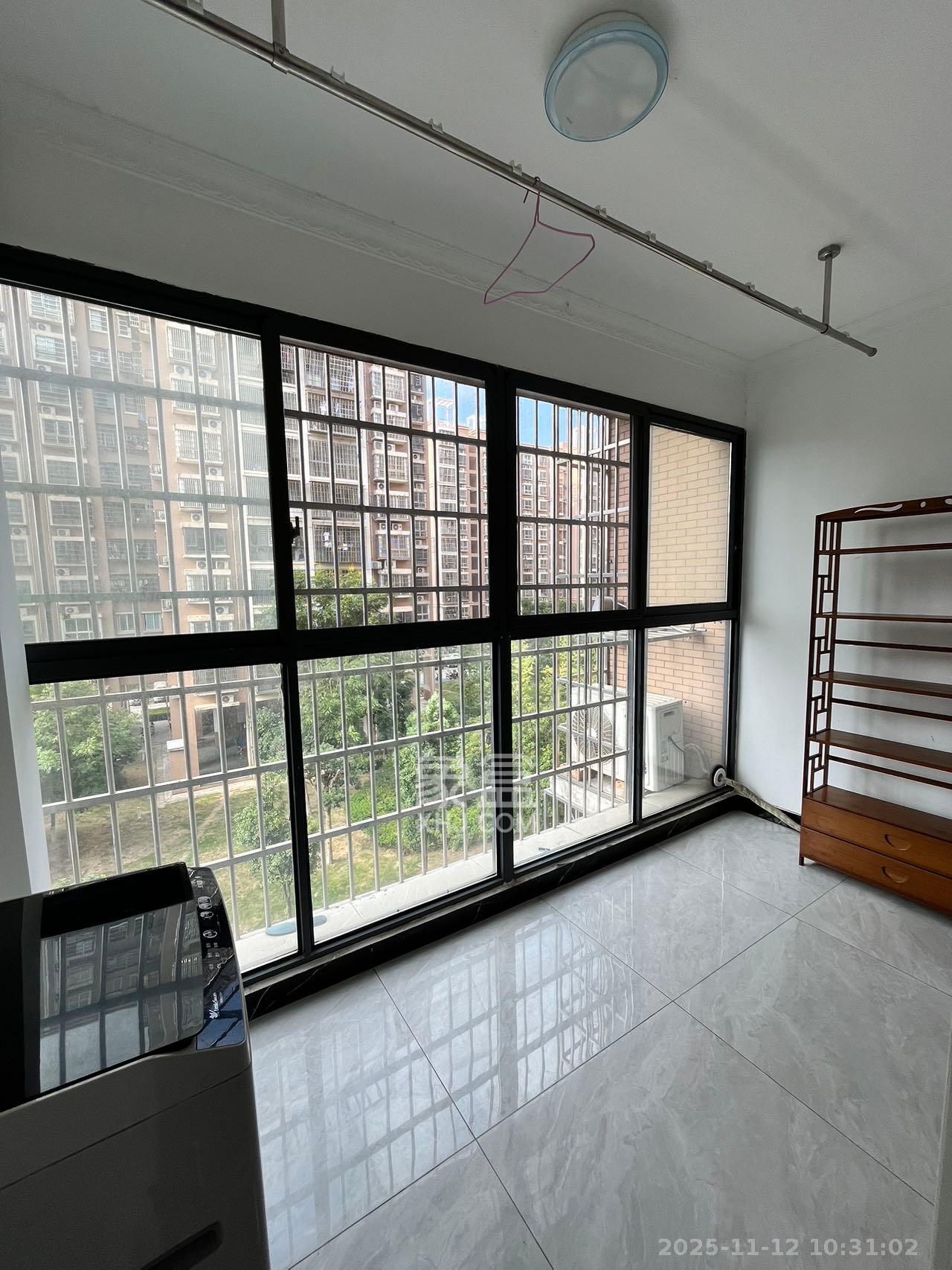 和润园一、二期  1室1厅1卫    1400.0元/月室内图