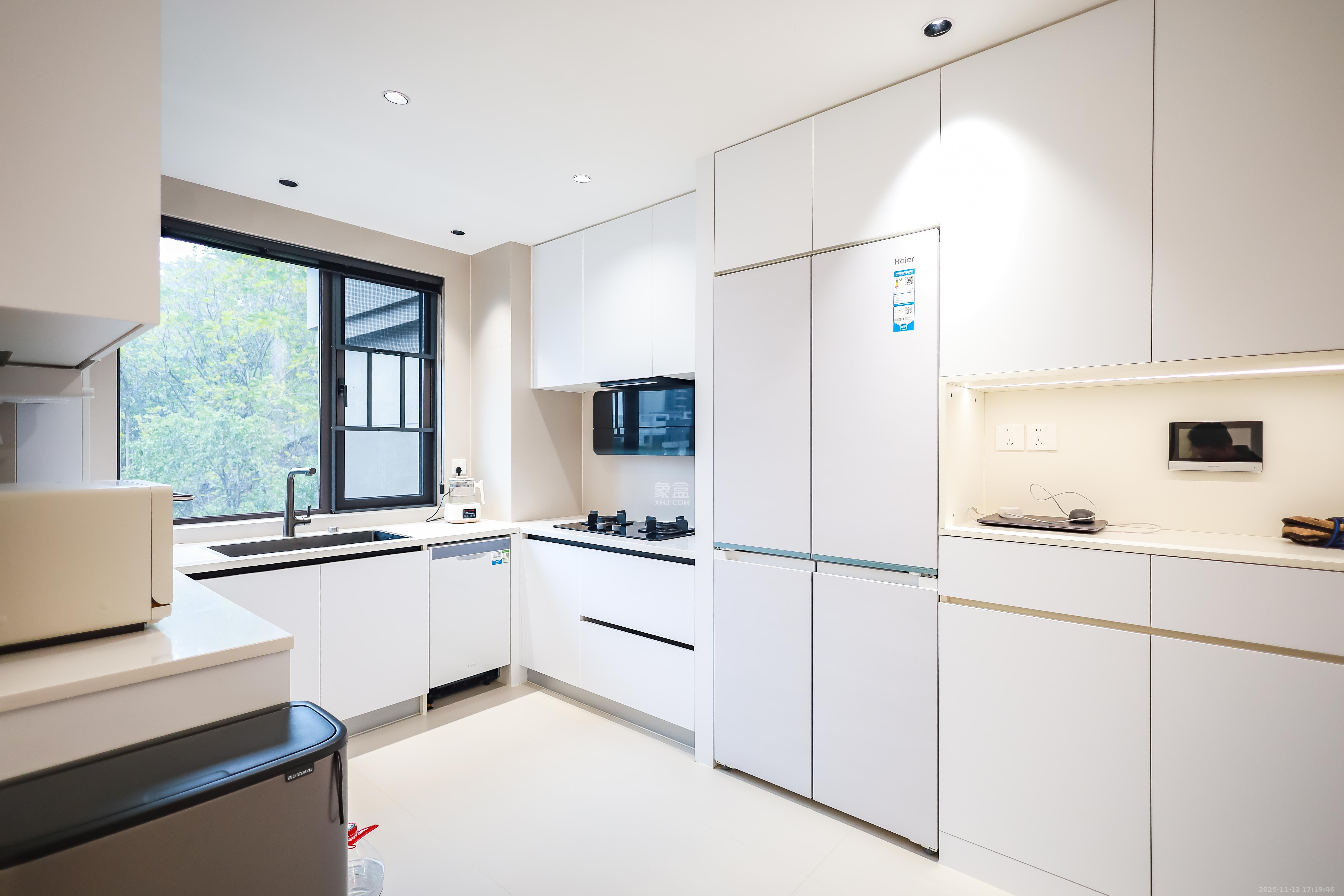 通号岭绣苑 3室2厅1卫 86.6万 通号岭绣苑 3室2厅1卫 86.6万厨房