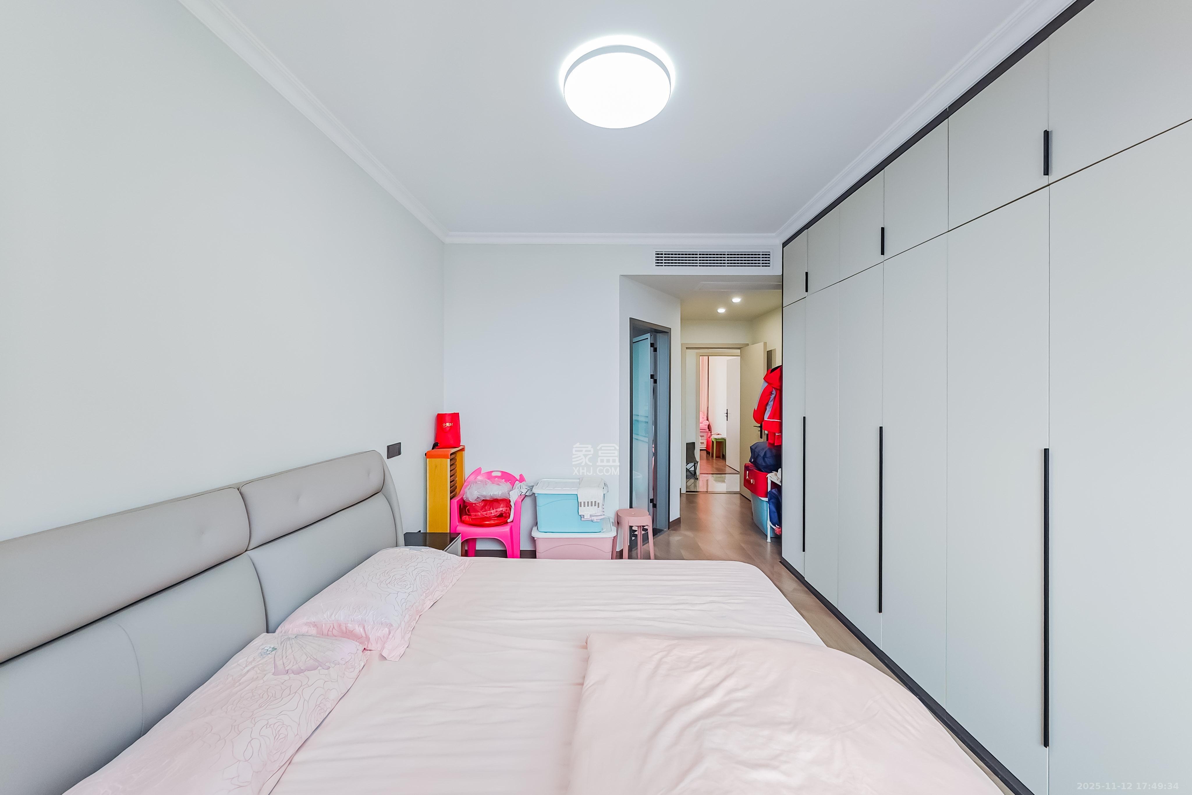 中天星耀城  4室2厅2卫    153.0万其他