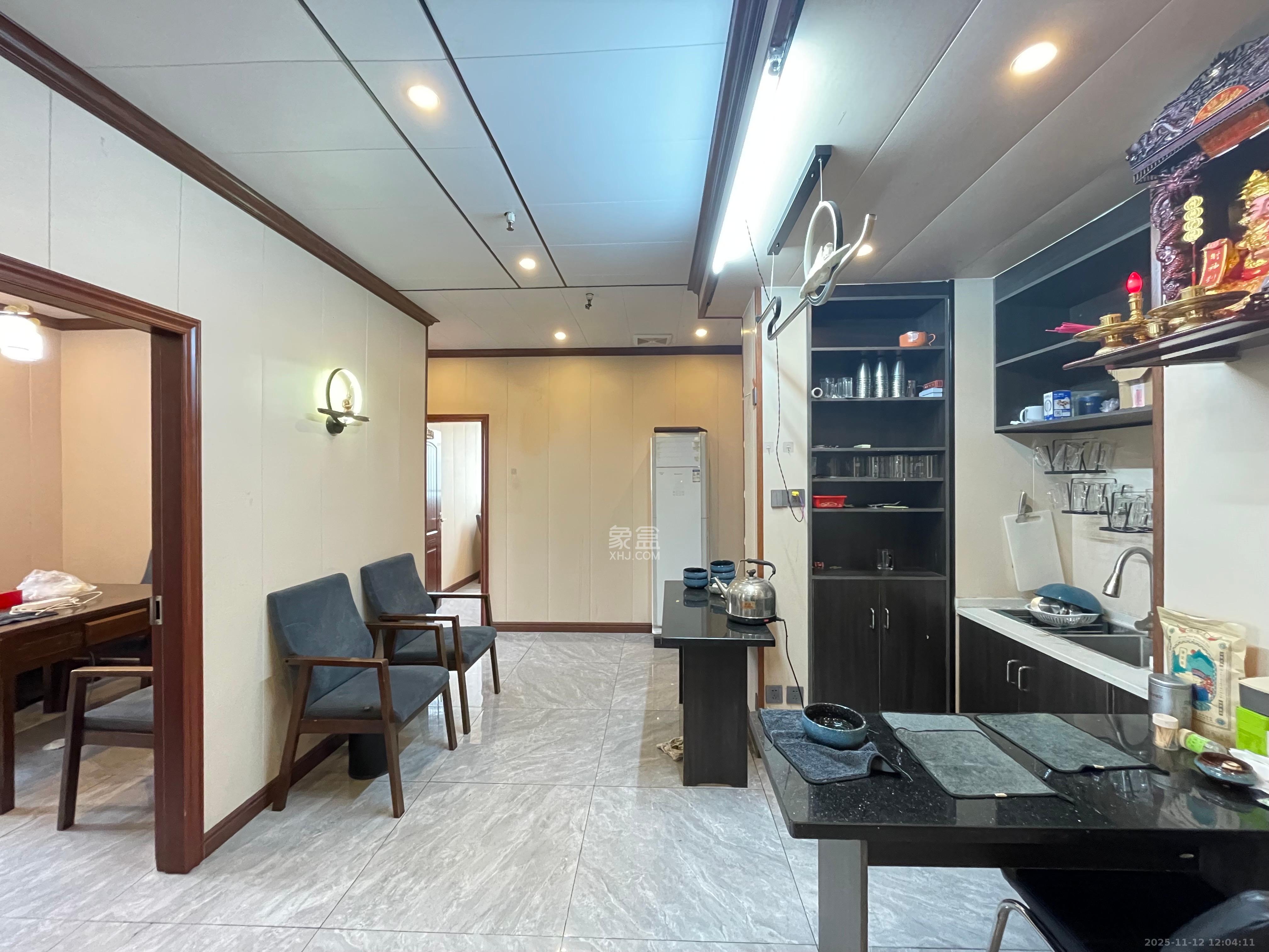 西子湖畔沃府   130.0㎡      4600.0元/月室内图