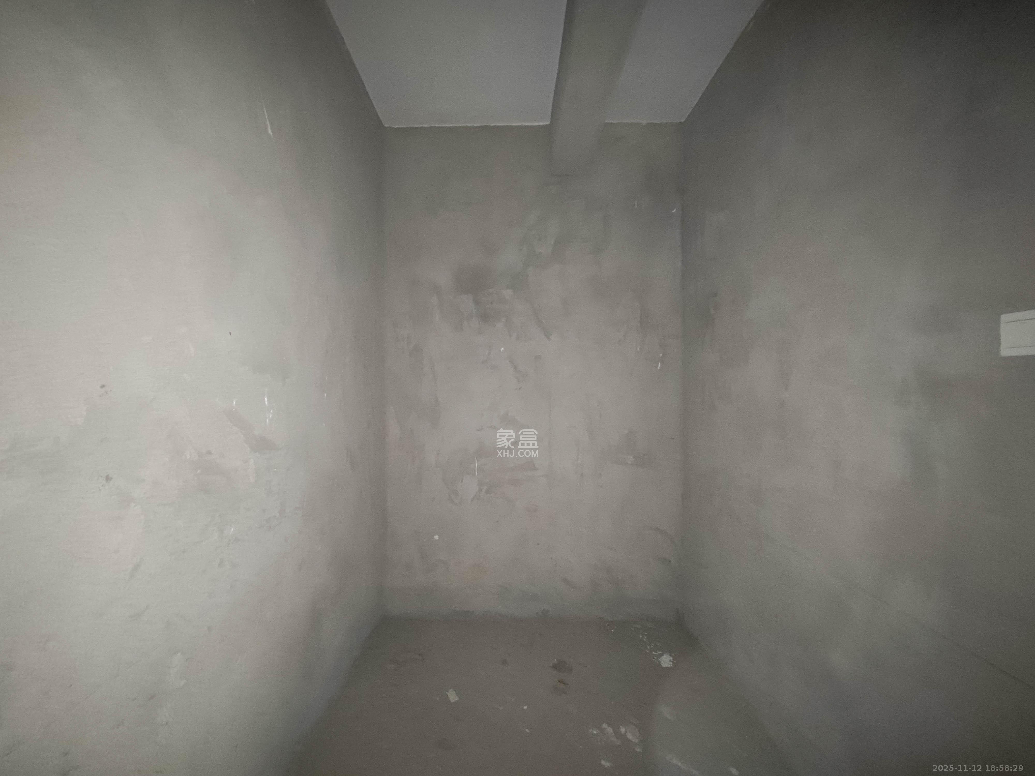 欧莱雅郡  4室2厅2卫    148.0万其他