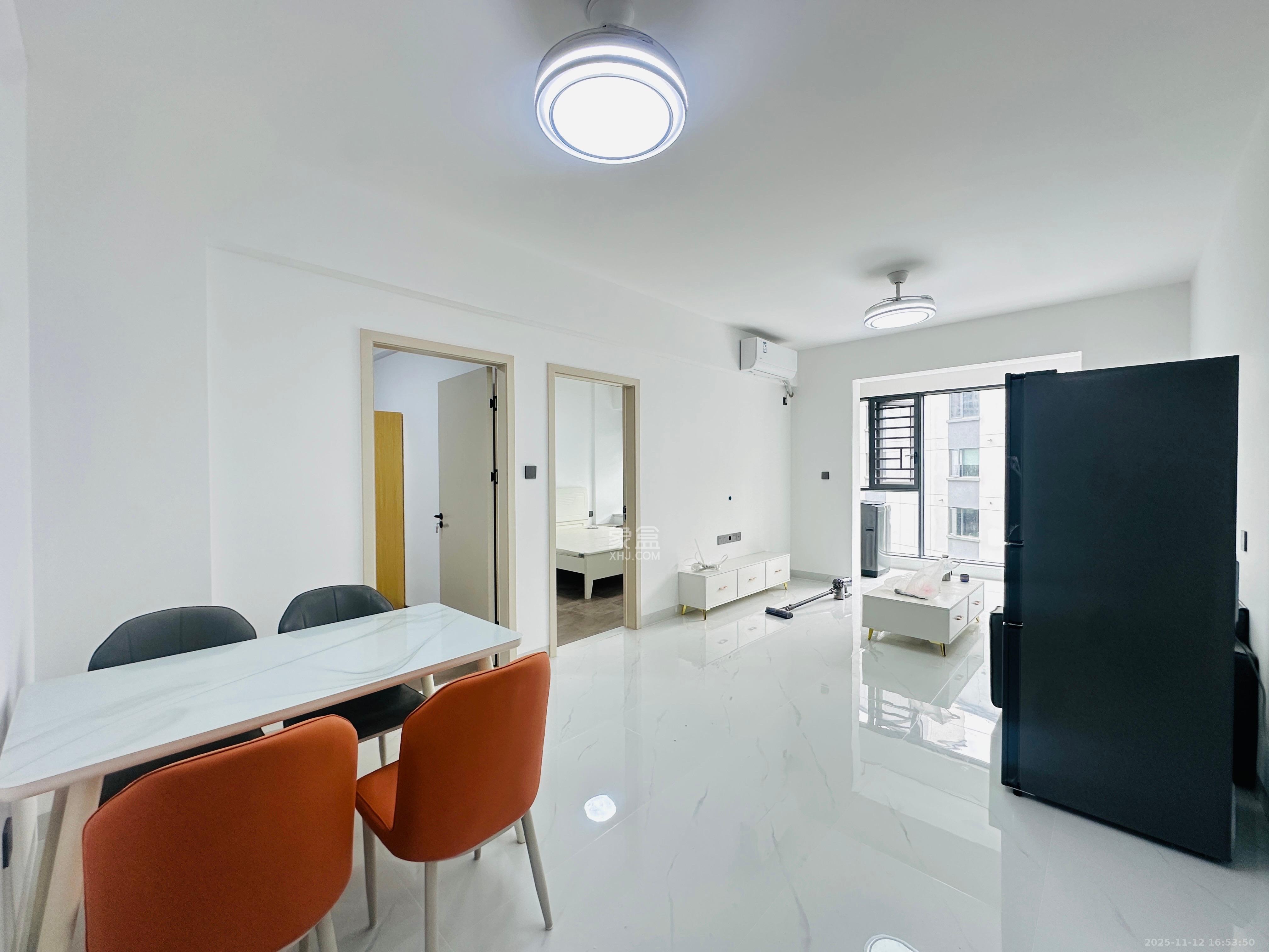 湖湘时代名邸公园壹号 2室2厅1卫 2600.0元/月 湖湘时代名邸公园壹号 2室2厅1卫 2600.0元/月室内图