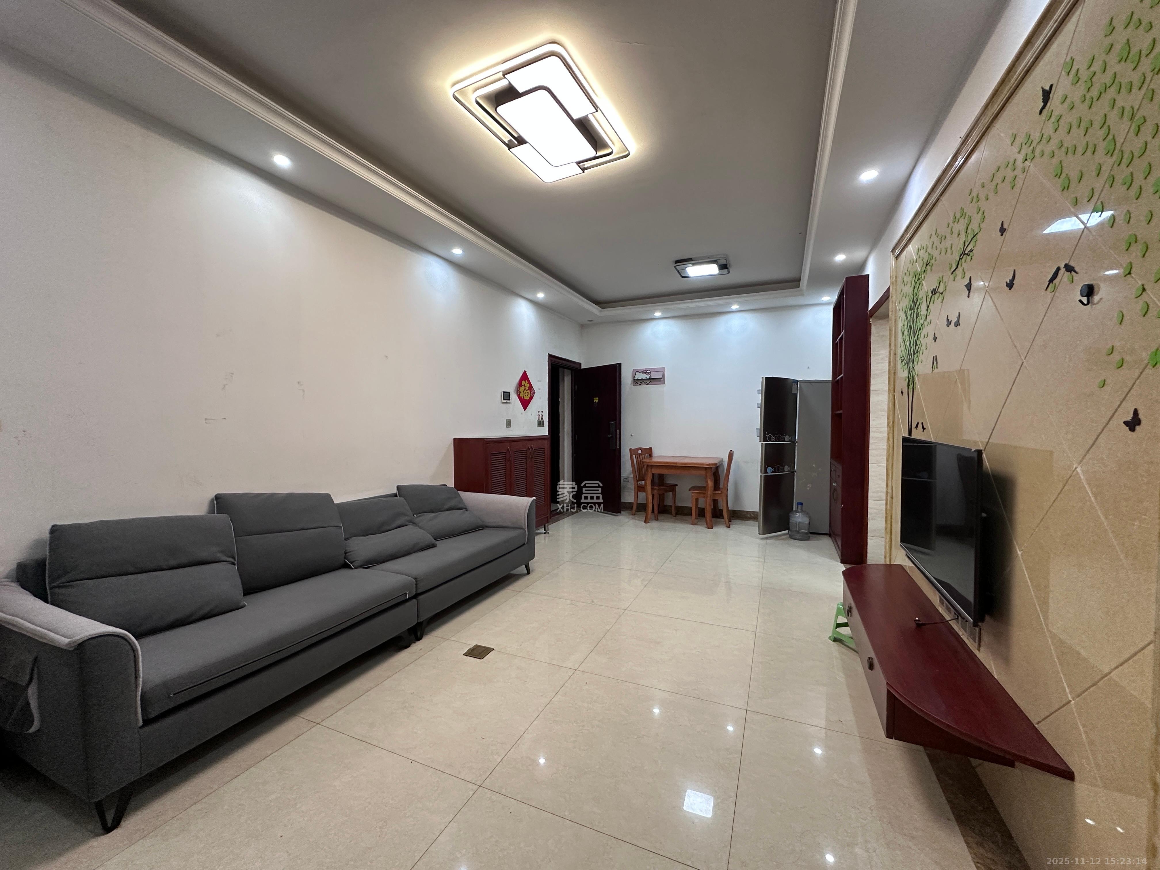 麓谷星辰  1室1厅1卫    2200.0元/月