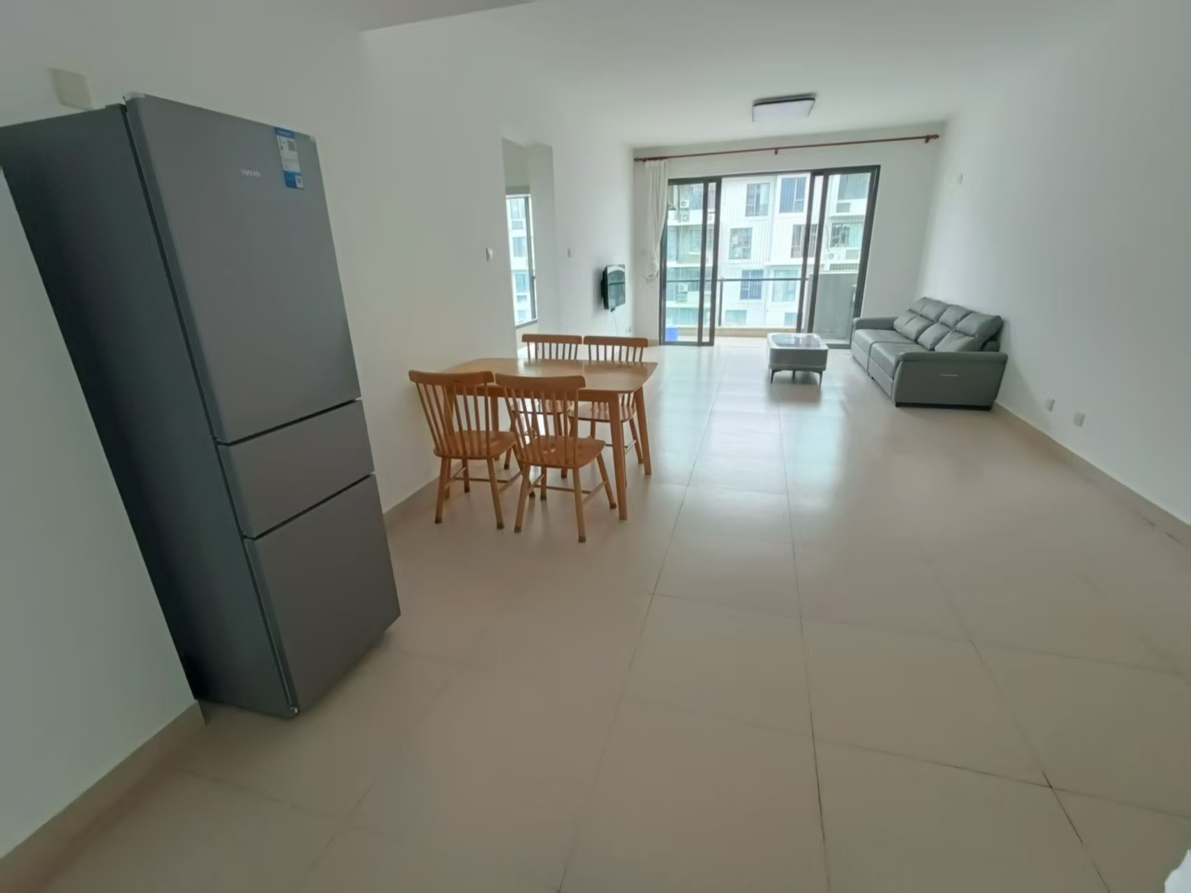 菩提树 2室2厅1卫 2200.0元/月 菩提树 2室2厅1卫 2200.0元/月户型图