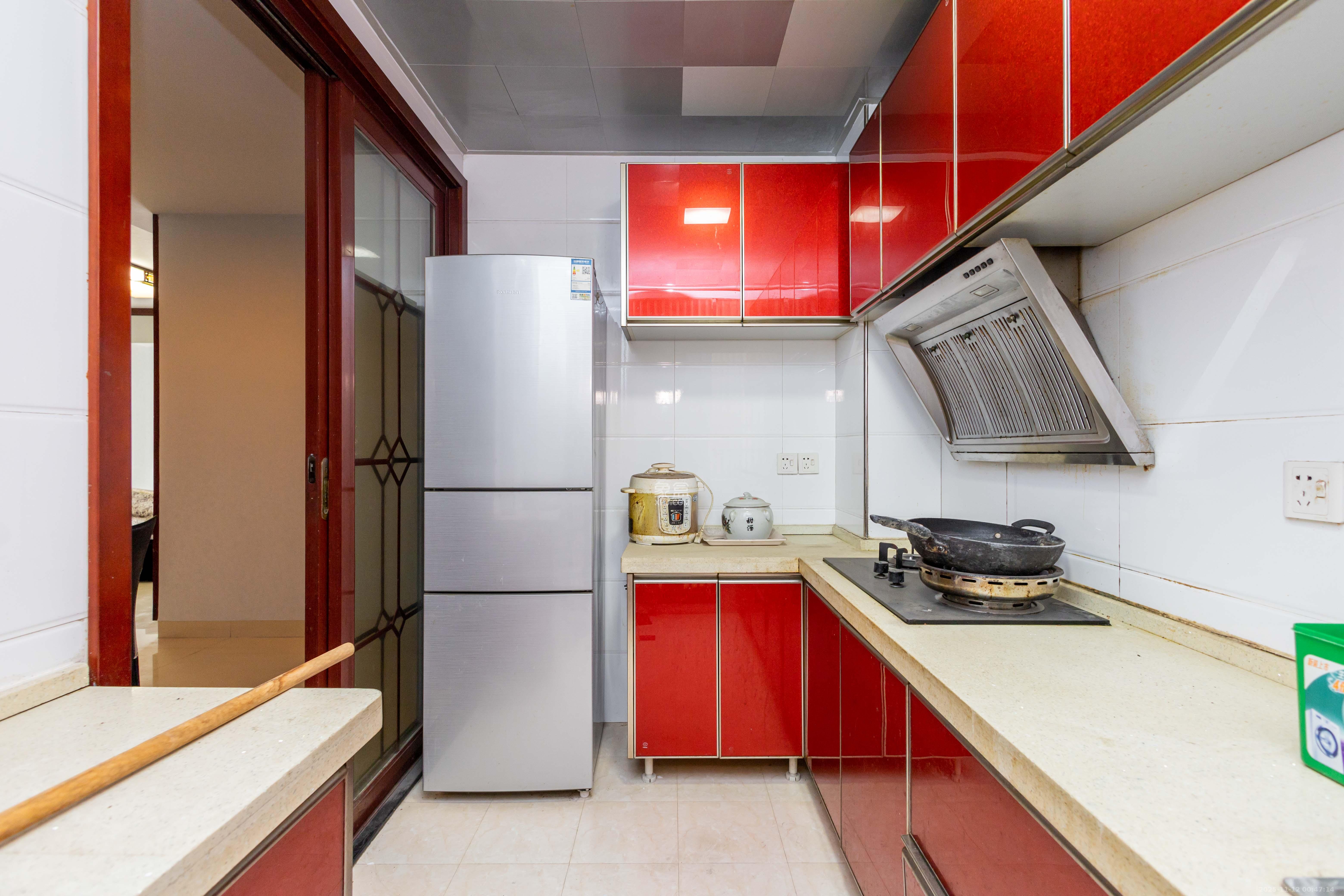 东门尚苑  3室2厅1卫    58.0万厨房