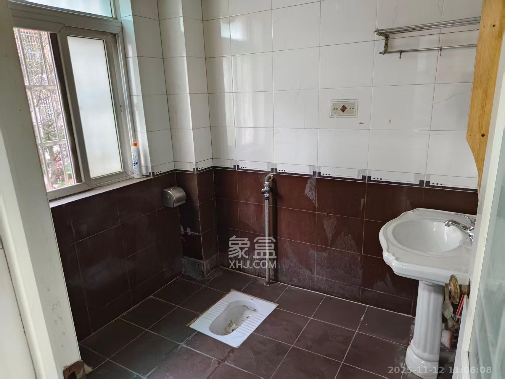 振湘园 3室2厅2卫 2300.0元/月 振湘园 3室2厅2卫 2300.0元/月室内图