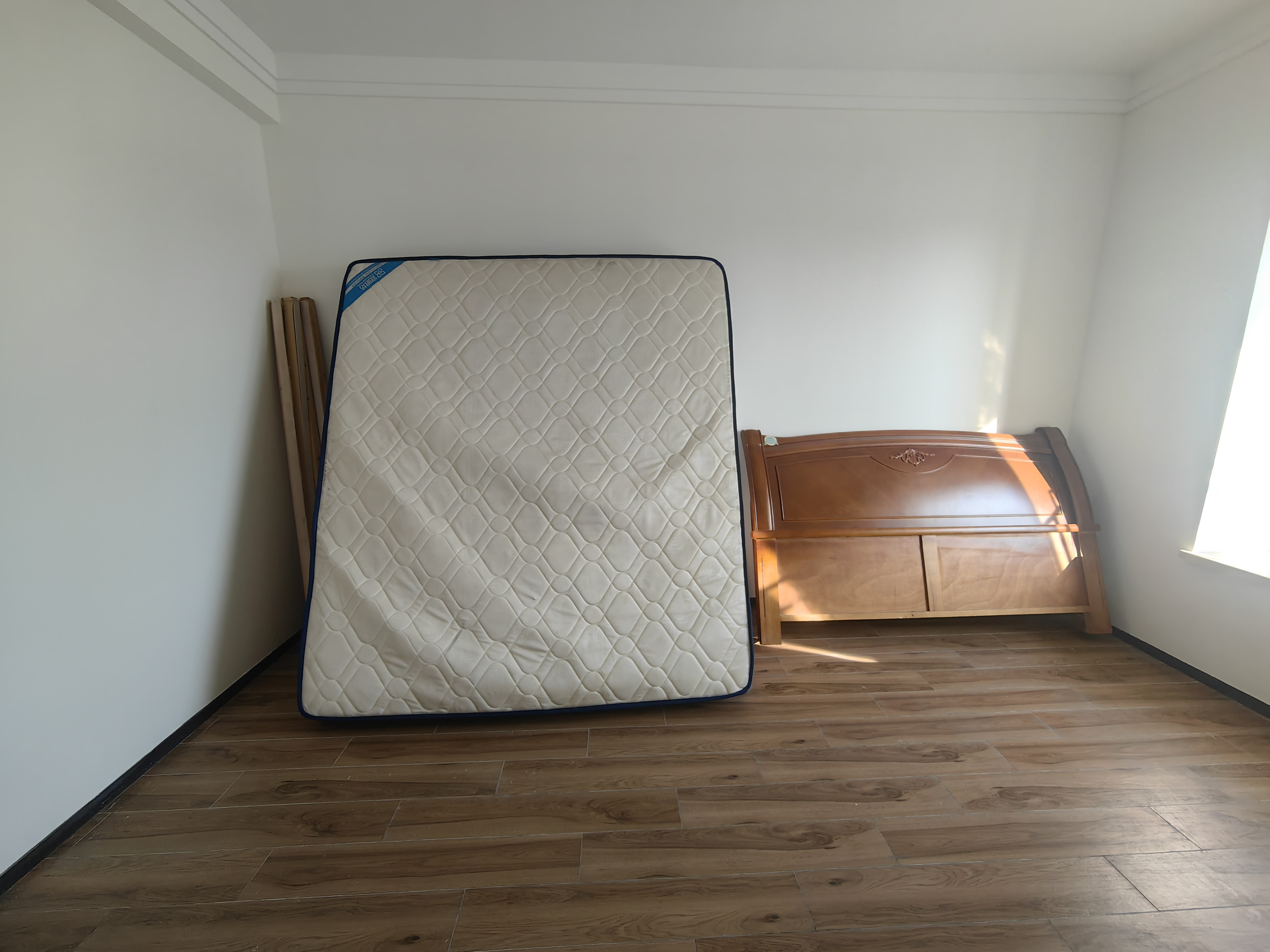 海府大院（海府路41号）  3室2厅2卫    3200.0元/月室内图