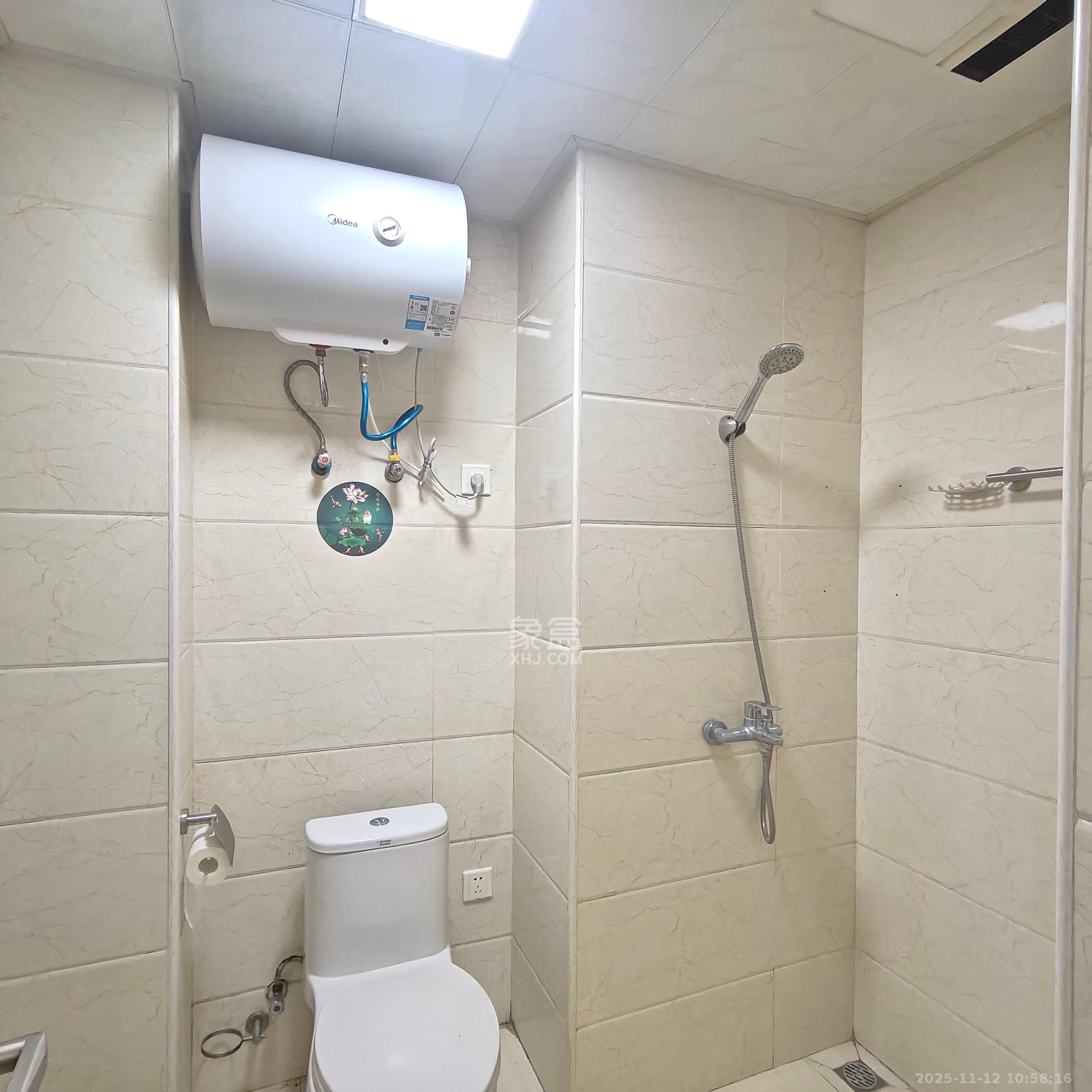 九峰远见  1室1厅1卫    1300.0元/月室内图