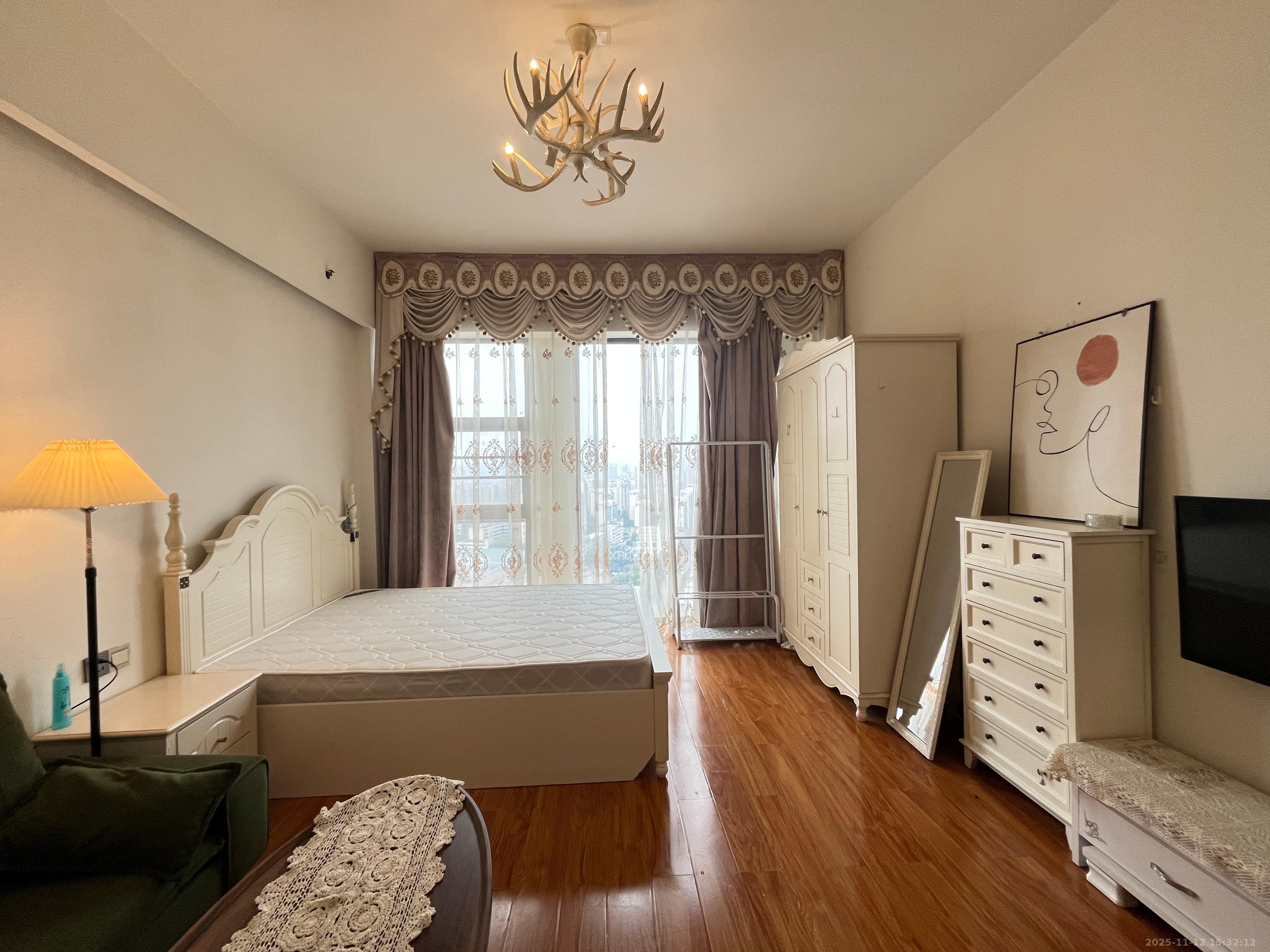 红橡华园(菲莎公馆) 1室1厅1卫 1500.0元/月 红橡华园(菲莎公馆) 1室1厅1卫 1500.0元/月室内图