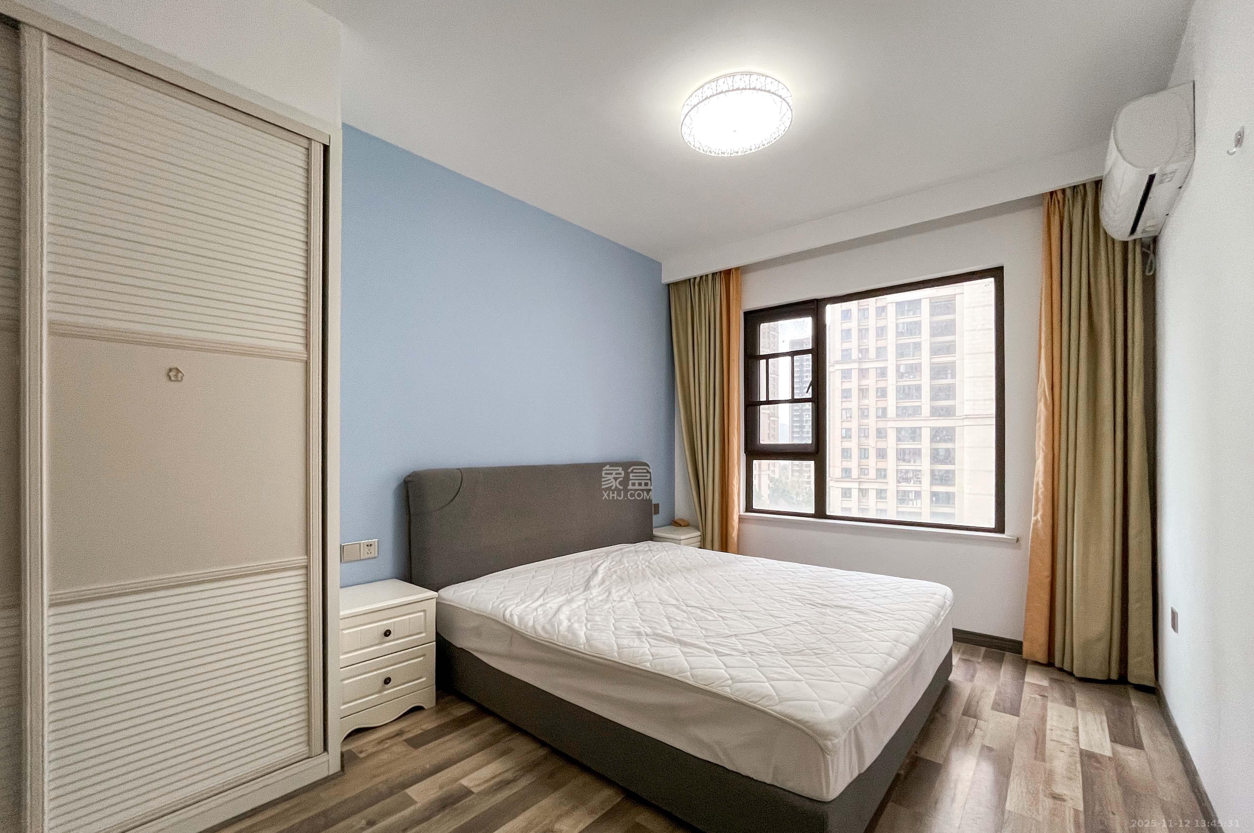 卓越浅水湾  3室2厅2卫    140.0万其他