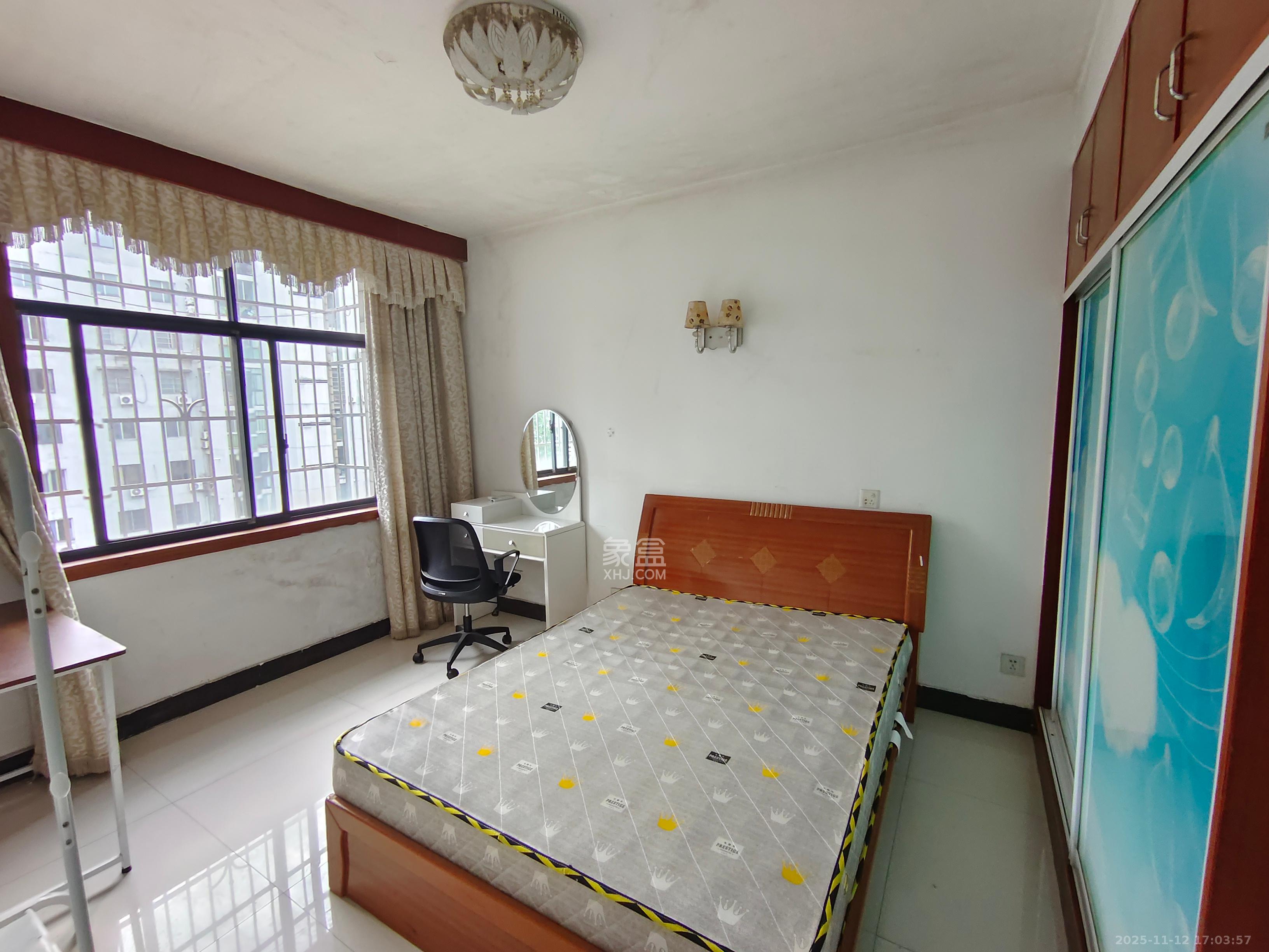 黄鹤小区4片  1室1厅0卫    1500.0元/月