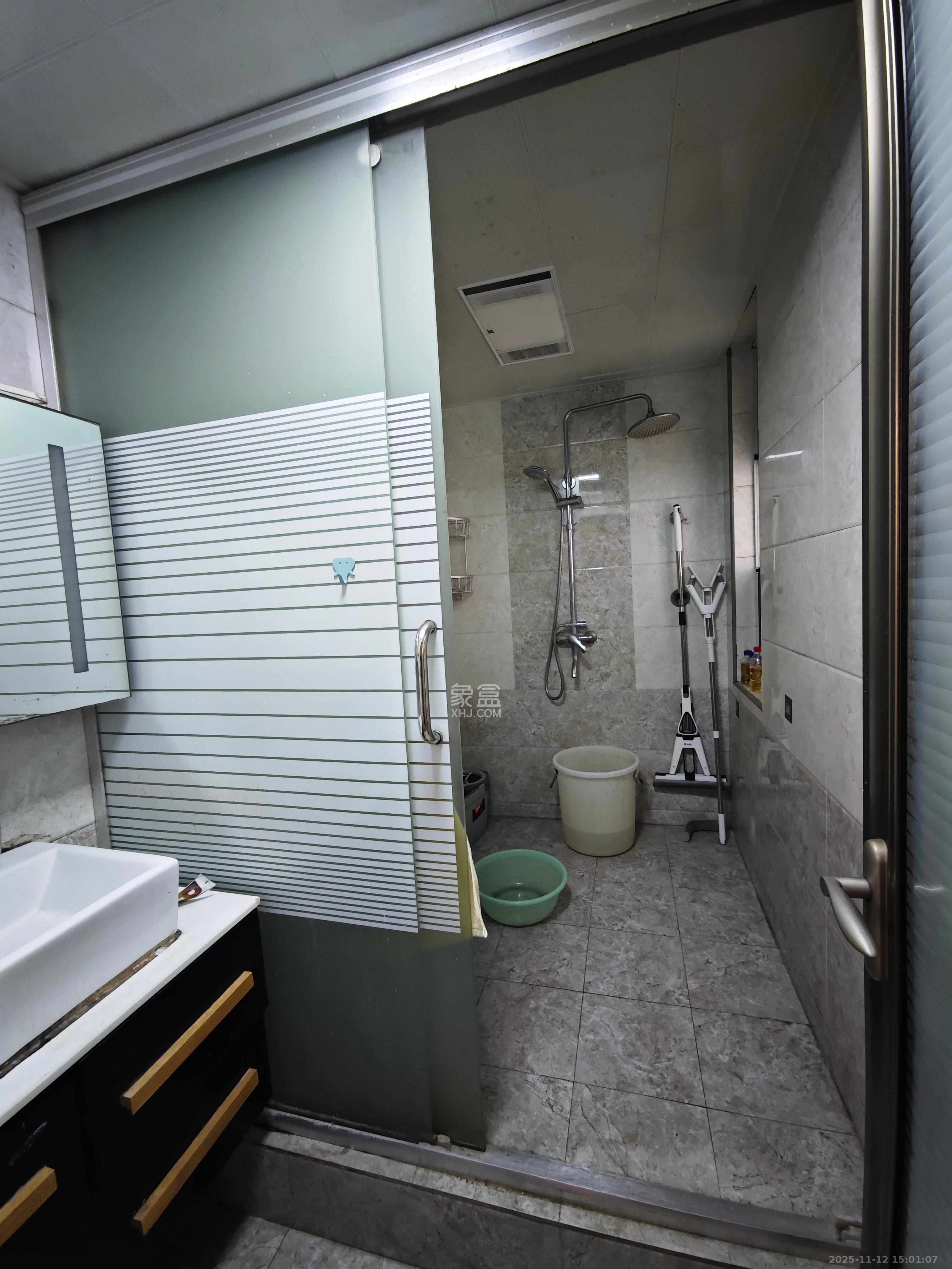 金地三千府(金地湖山樾、金地自在城) 1室0厅0卫 1600.0元/月 金地三千府(金地湖山樾、金地自在城) 1室0厅0卫 1600.0元/月室内图