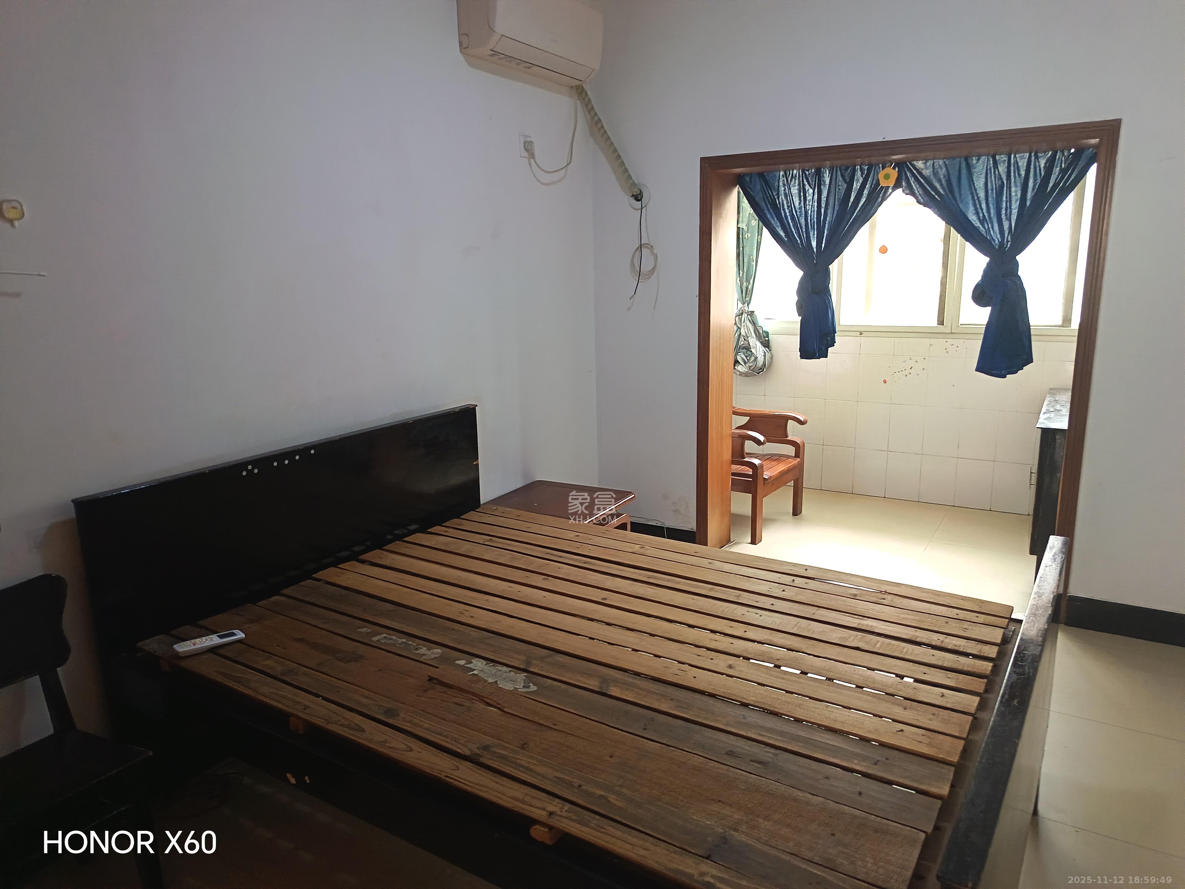 红星农博住宅小区(佳英农博小区) 1室0厅0卫 1500.0元/月 红星农博住宅小区(佳英农博小区) 1室0厅0卫 1500.0元/月室内图