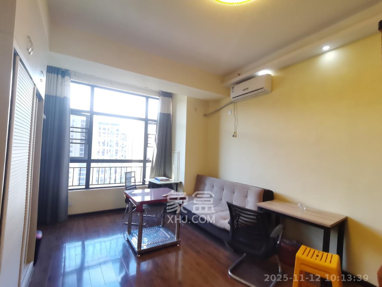 金茂梅溪湖 1室1厅1卫 1400.0元/月 金茂梅溪湖 1室1厅1卫 1400.0元/月室内图