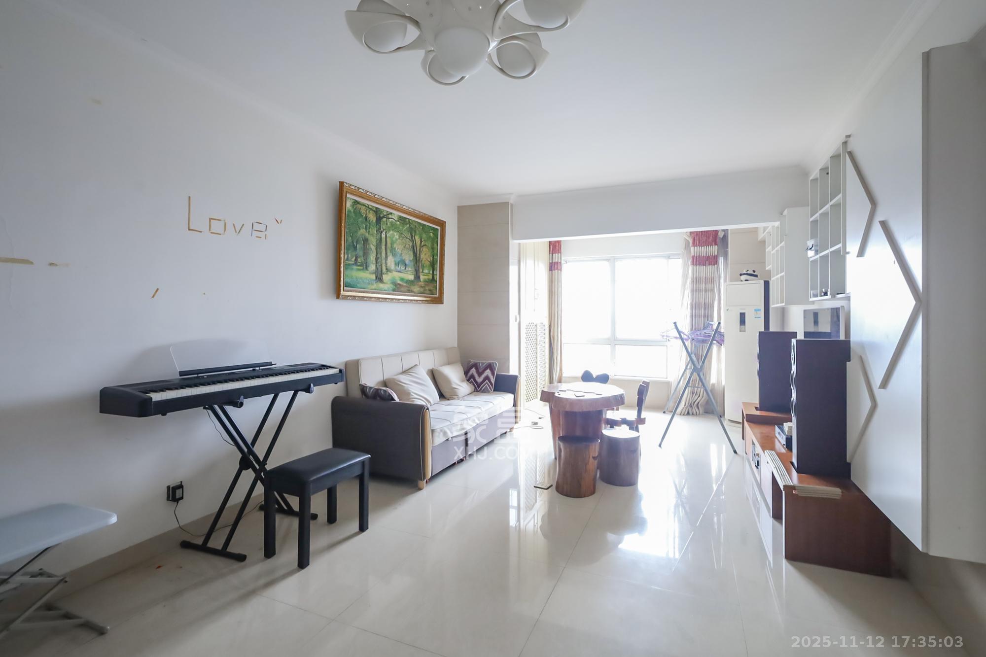 景秀江山  3室2厅1卫    115.0万客厅