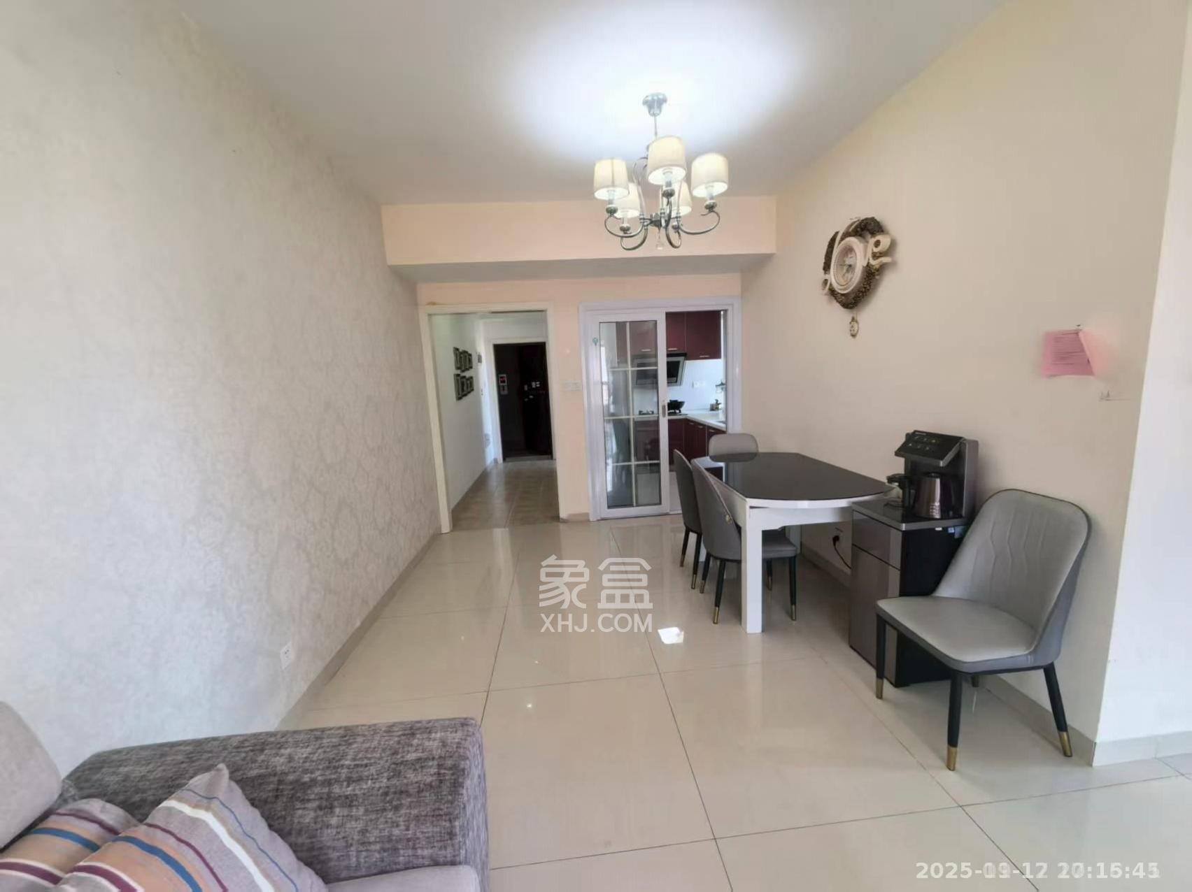 香樟兰亭（朗峰苑）  3室2厅1卫    2500.0元/月室内图