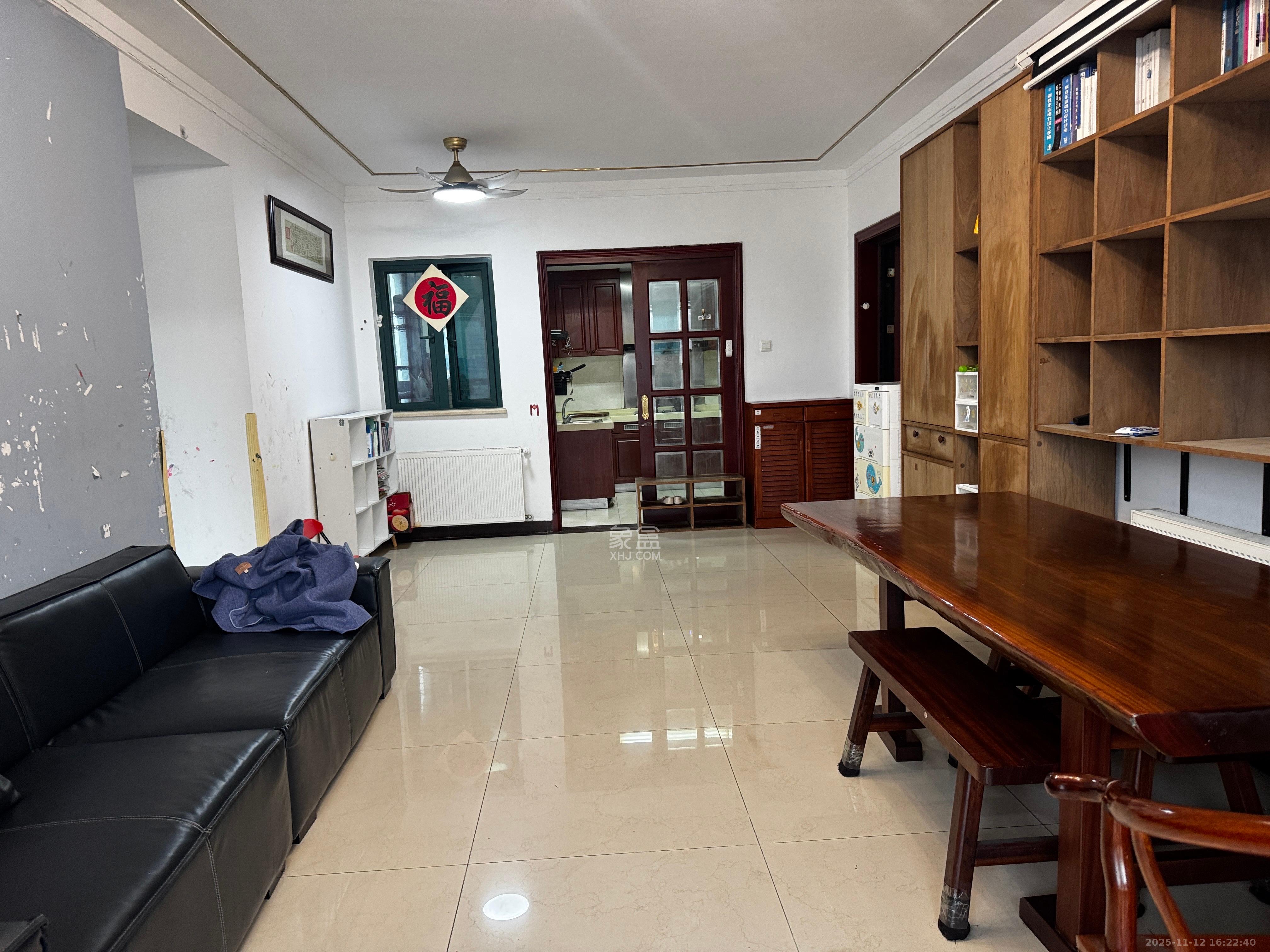 恒大雅苑  1室2厅1卫    2700.0元/月