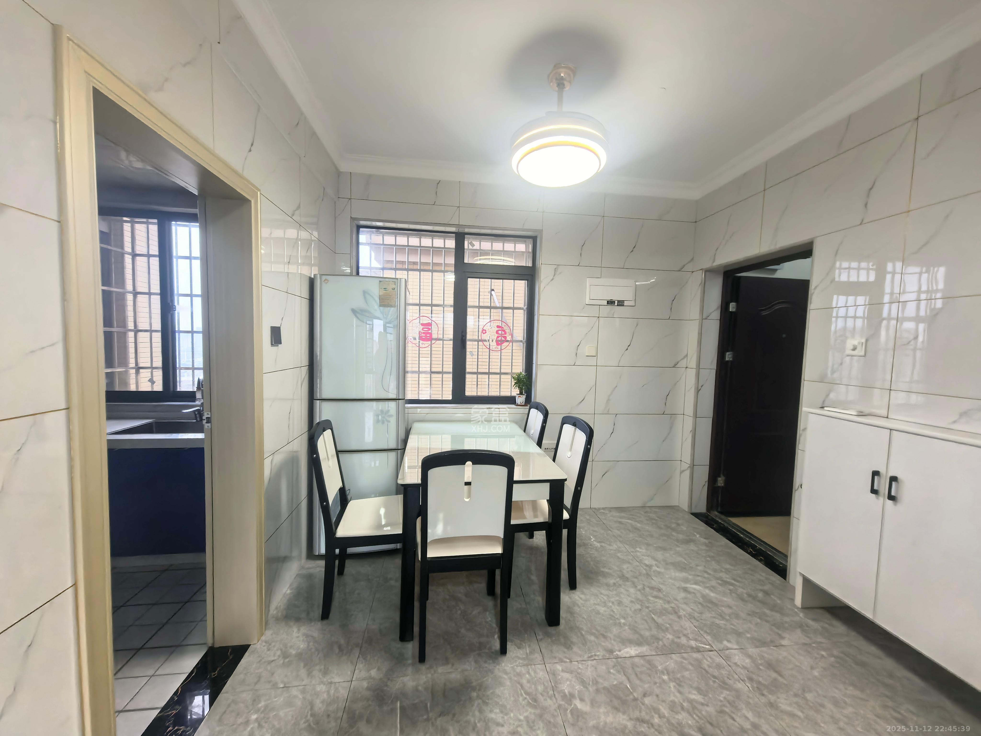 星城新宇川河苑  2室2厅1卫    1700.0元/月室内图