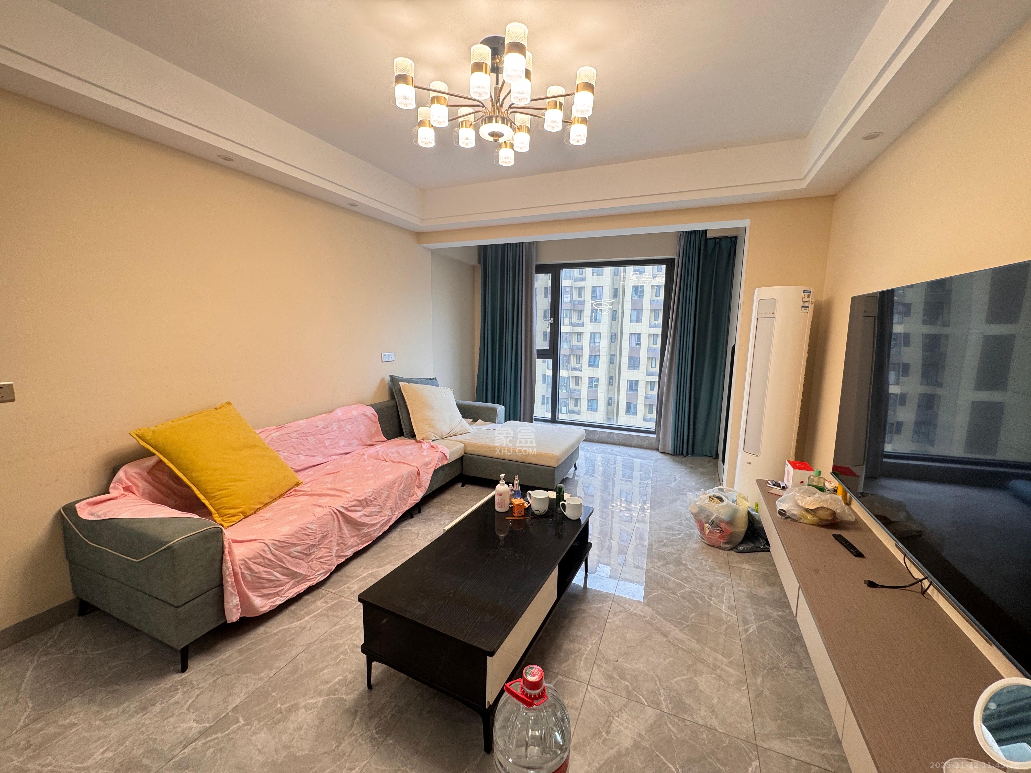 卓越蔚蓝城邦 3室2厅2卫 2800.0元/月 卓越蔚蓝城邦 3室2厅2卫 2800.0元/月室内图