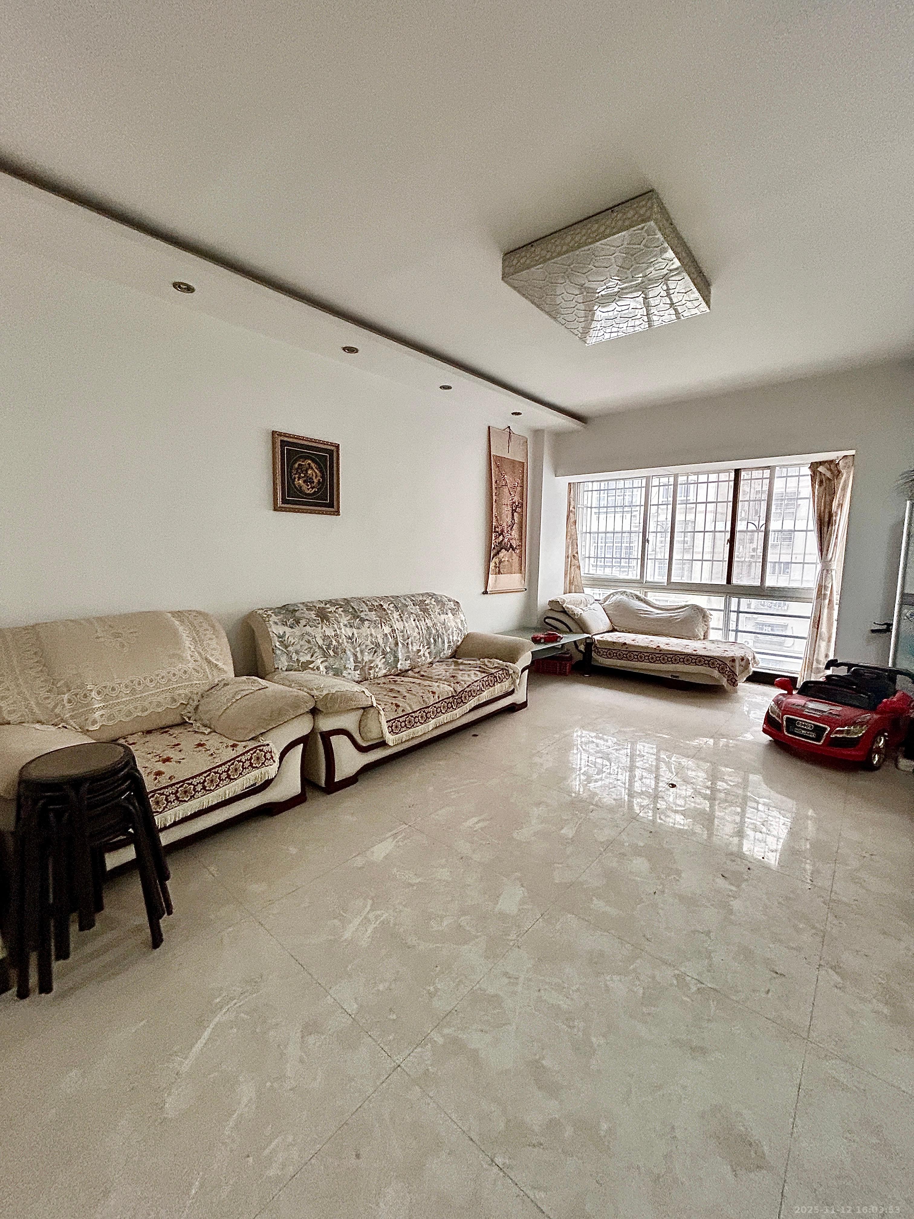 楚天家园  3室2厅2卫    1800.0元/月室内图