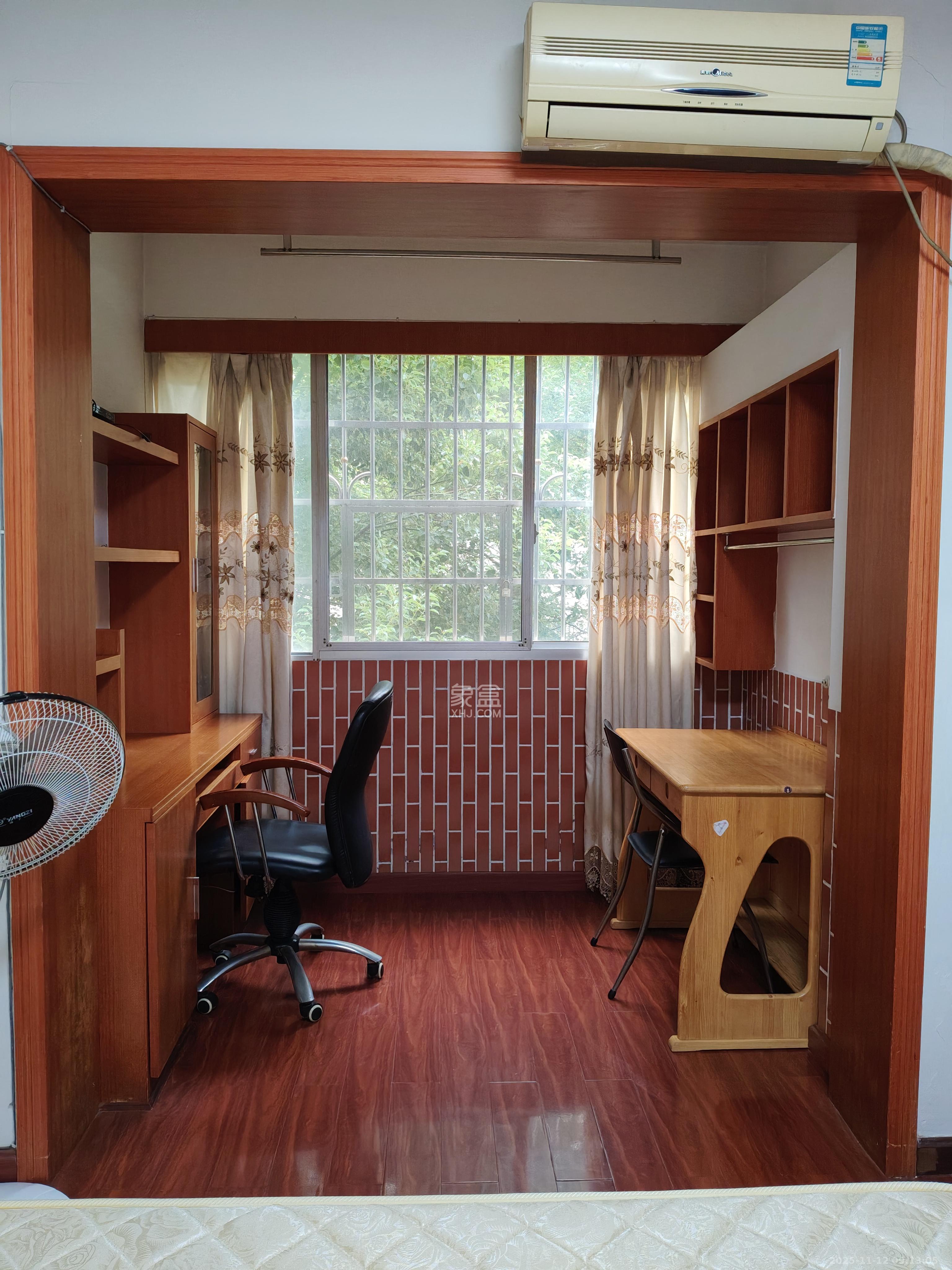 鄱阳小区  3室2厅1卫    1600.0元/月室内图