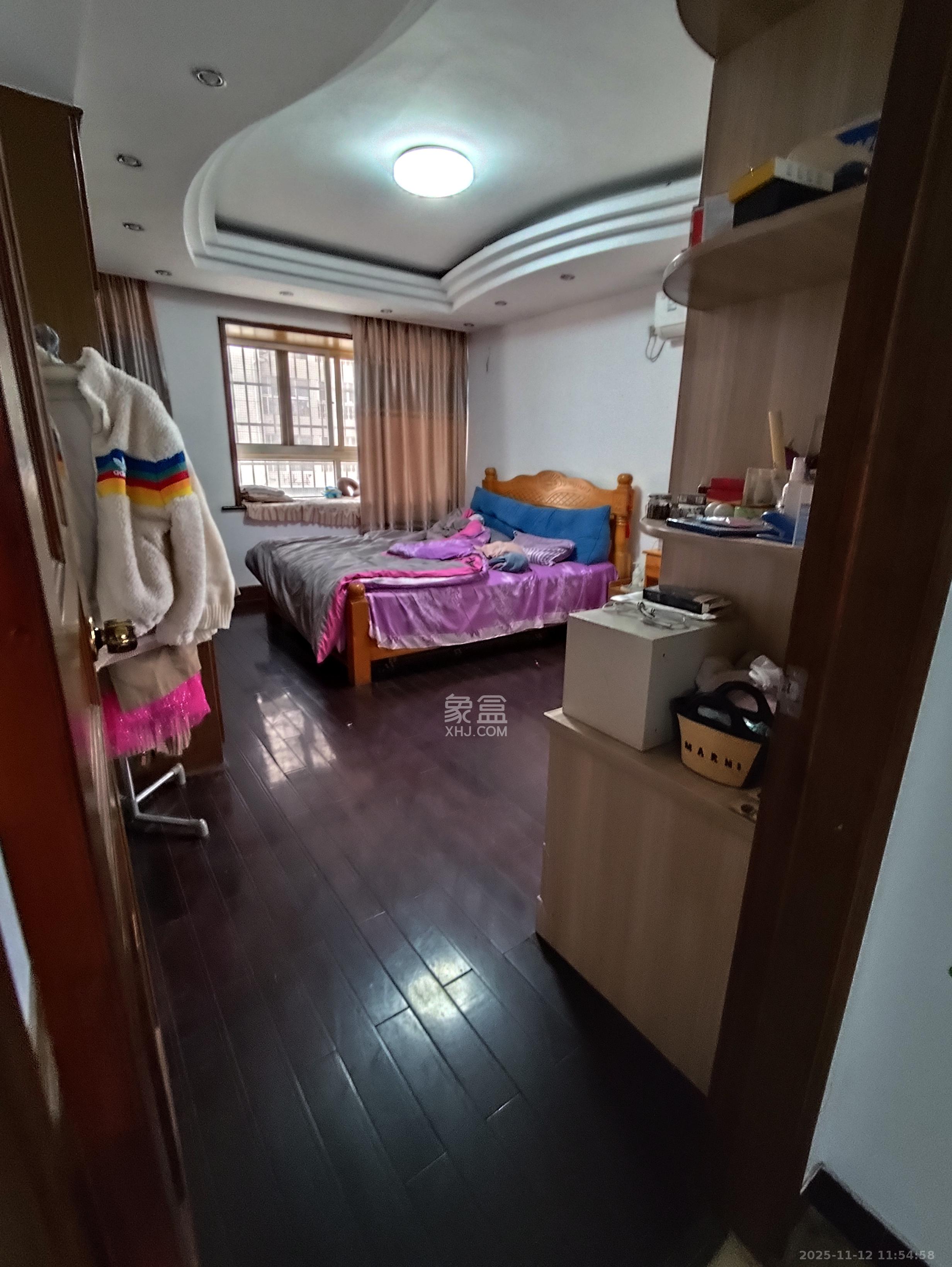 天心电脑城（朝阳丽景，朝阳丽园）  4室2厅1卫    3500.0元/月室内图