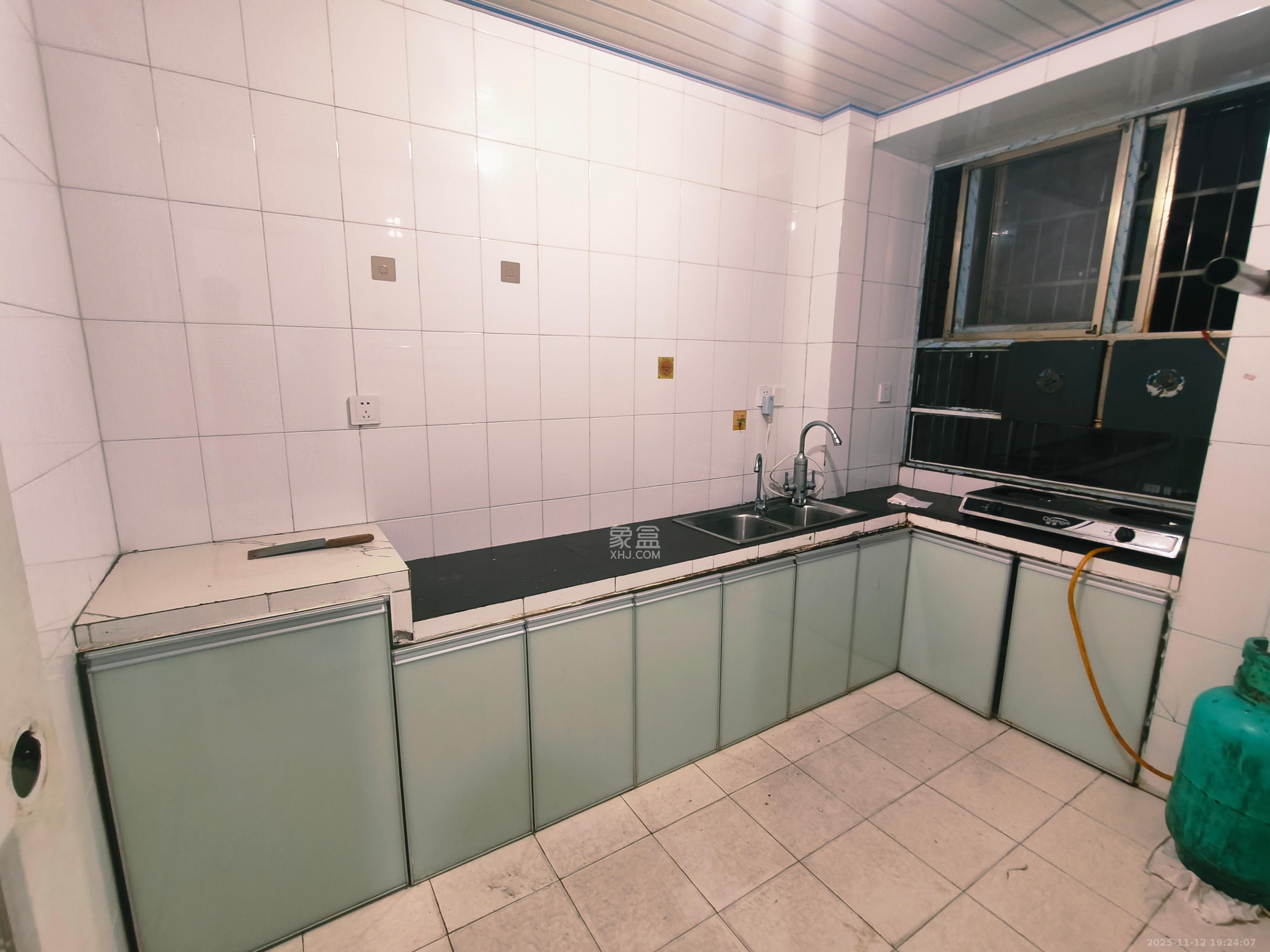 大塘小区  1室0厅0卫    1600.0元/月室内图