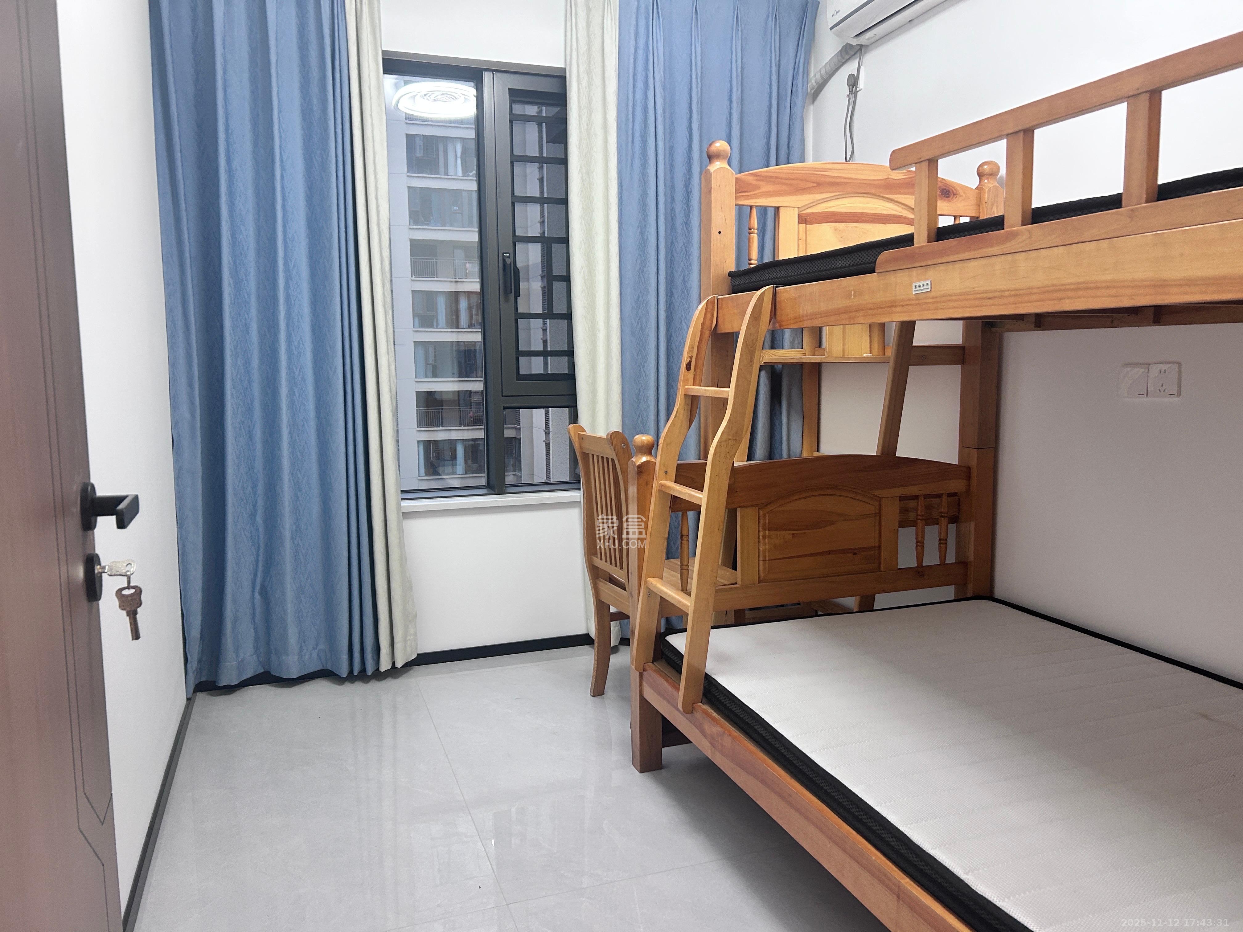 城发恒伟星雅韵(恒伟星辉苑) 4室2厅2卫 3800.0元/月 城发恒伟星雅韵(恒伟星辉苑) 4室2厅2卫 3800.0元/月室内图