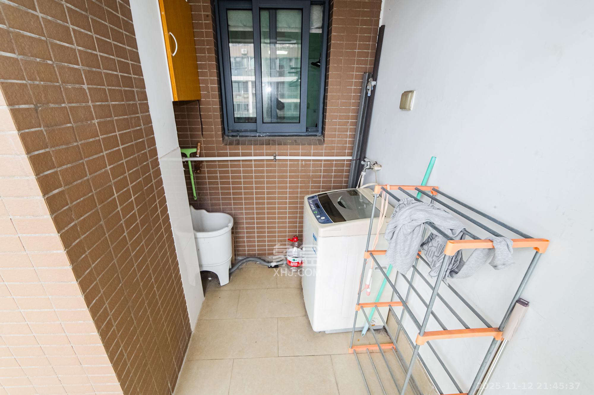 湘江北尚 3室2厅1卫 120.0万 湘江北尚 3室2厅1卫 120.0万阳台