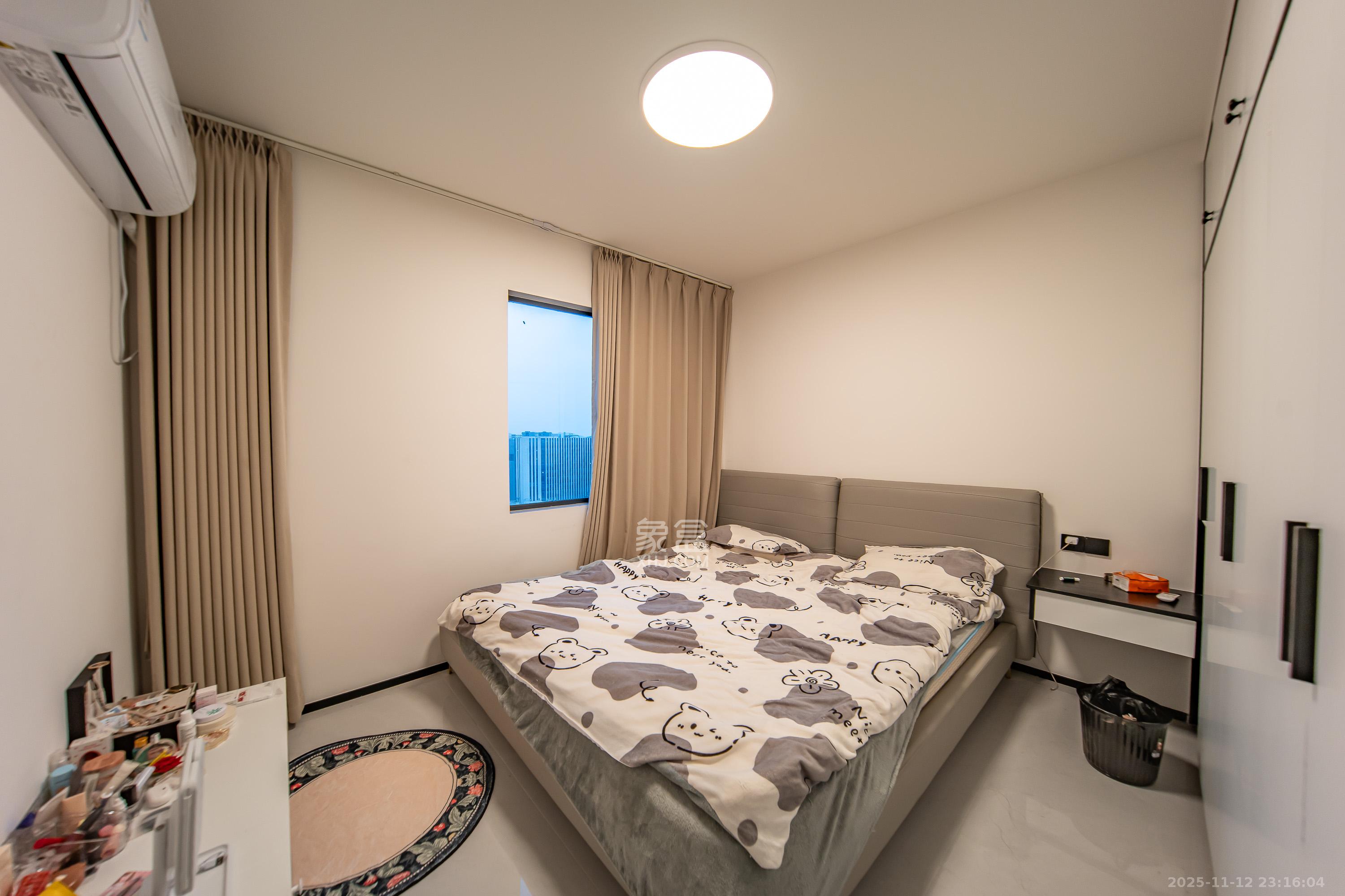 学士翰林苑  1室0厅0卫    55.0万卧室