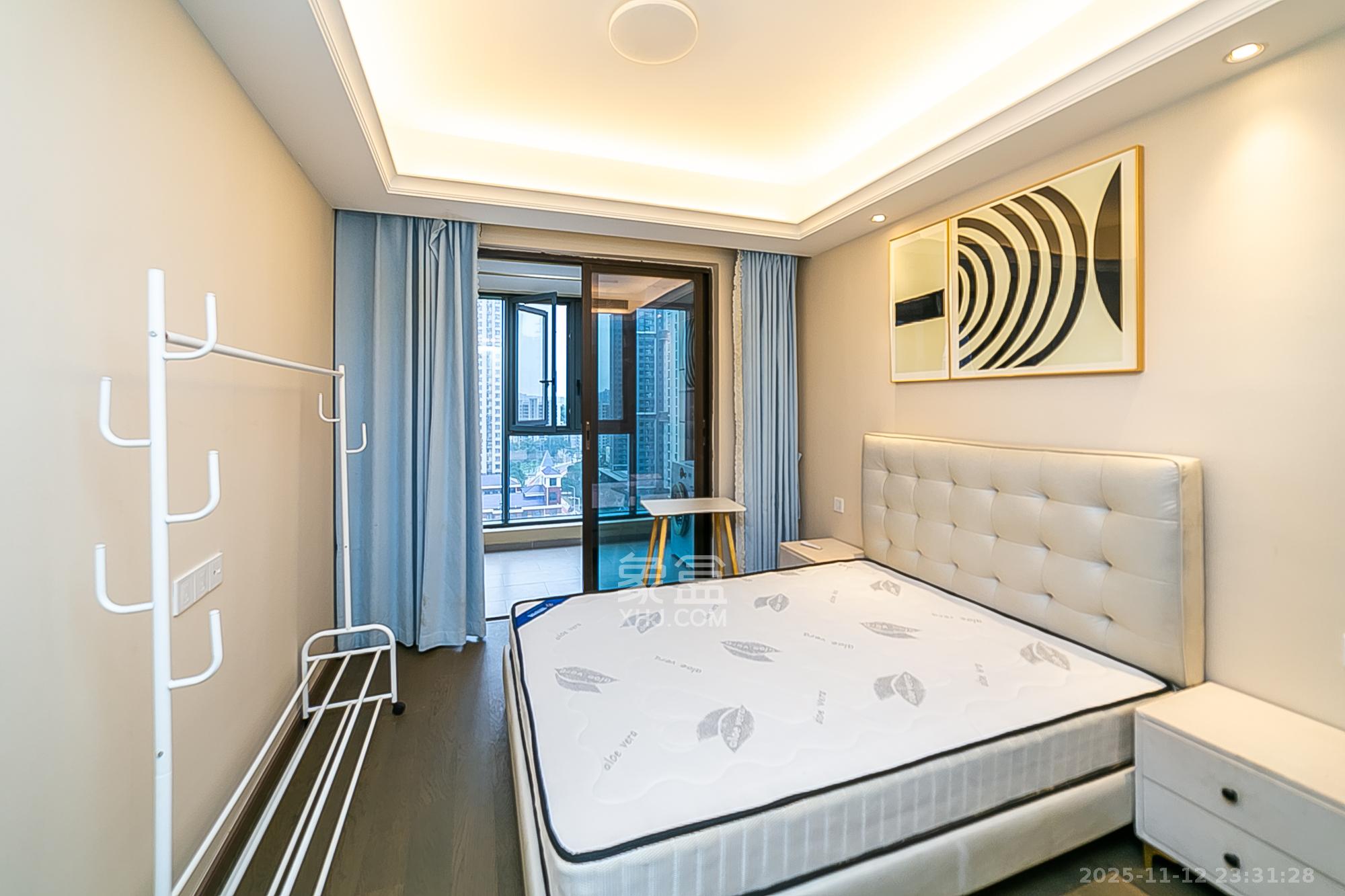 新力铂园(江山云著) 3室2厅2卫 128.0万 新力铂园(江山云著) 3室2厅2卫 128.0万卧室