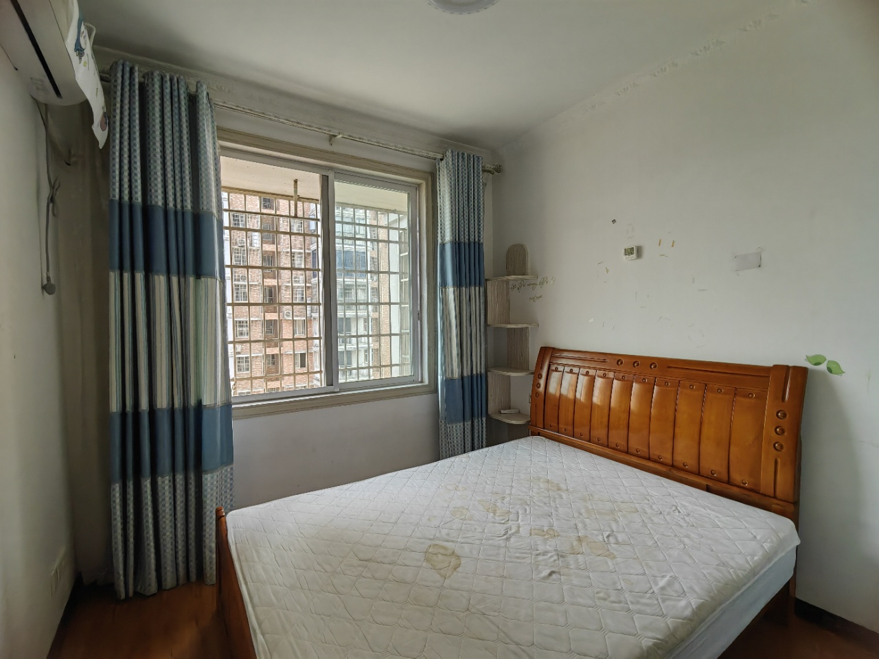 香山红叶  3室2厅2卫    1500.0元/月室内图