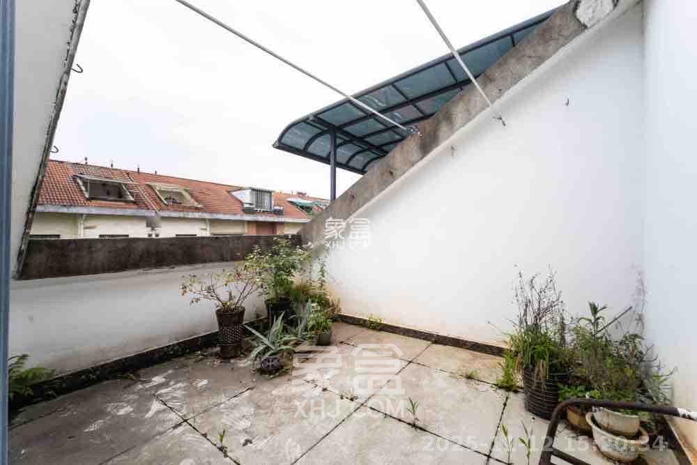 东方新城  4室2厅2卫    2200.0元/月室内图