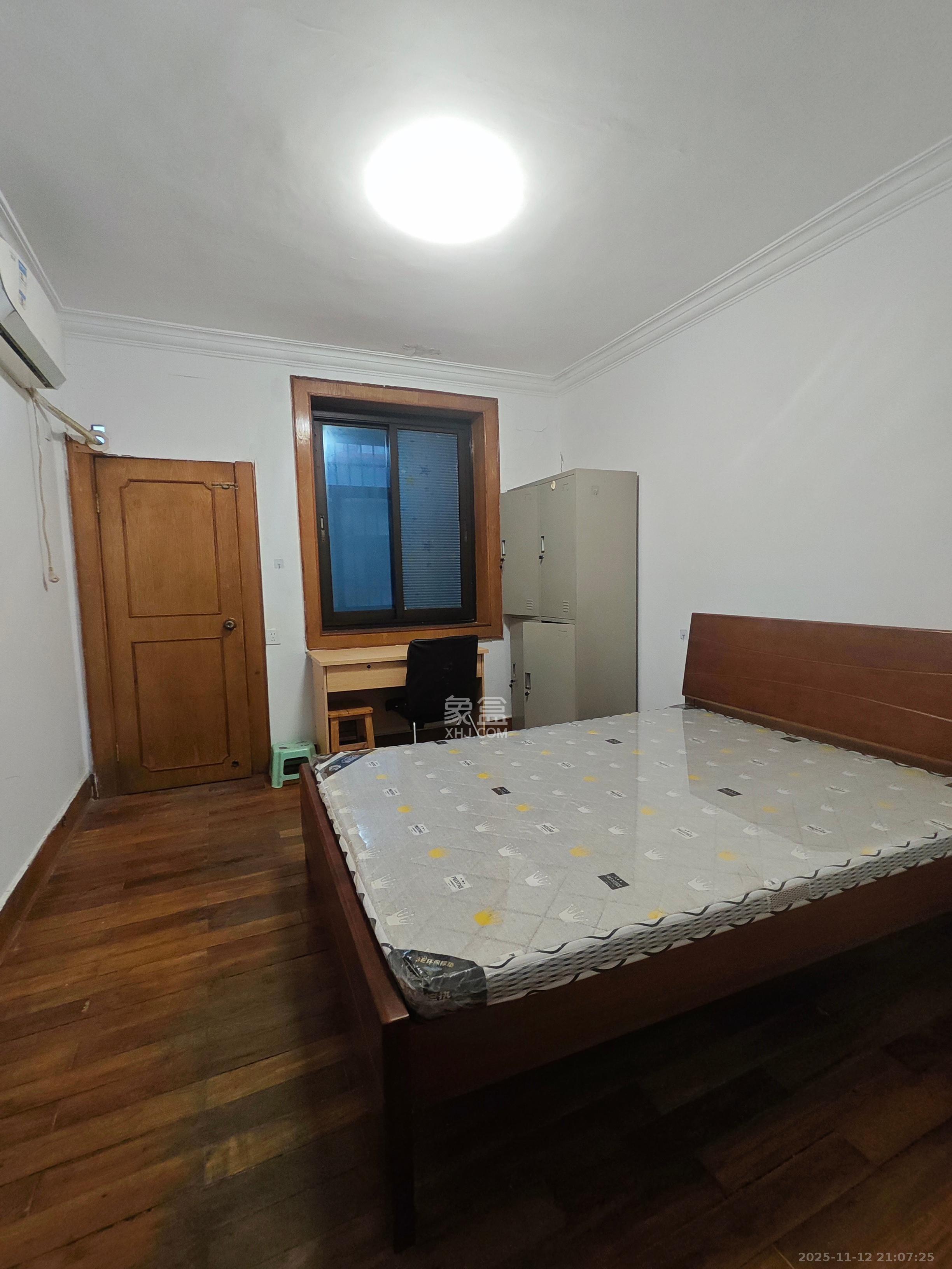 雨花大厦(云海大厦) 1室0厅0卫 1600.0元/月 雨花大厦(云海大厦) 1室0厅0卫 1600.0元/月室内图