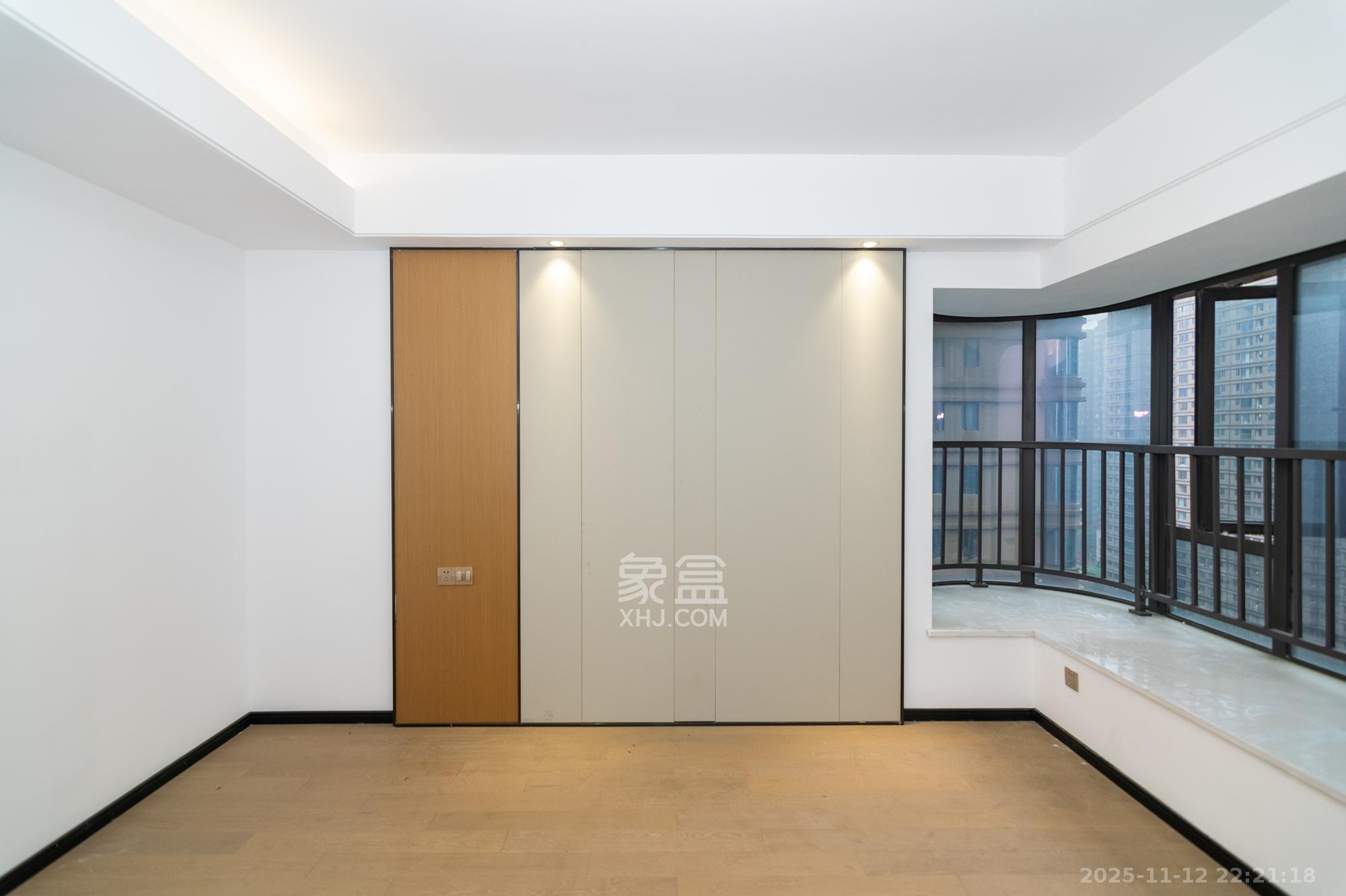 润和美郡（润和紫郡五期）  5室2厅2卫    108.0万卧室