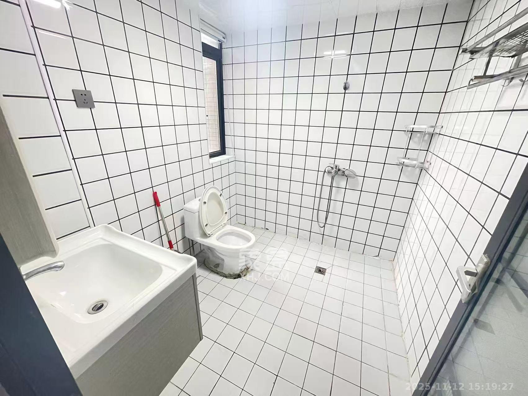 慢步江湾 3室1厅1卫 3000.0元/月 慢步江湾 3室1厅1卫 3000.0元/月室内图