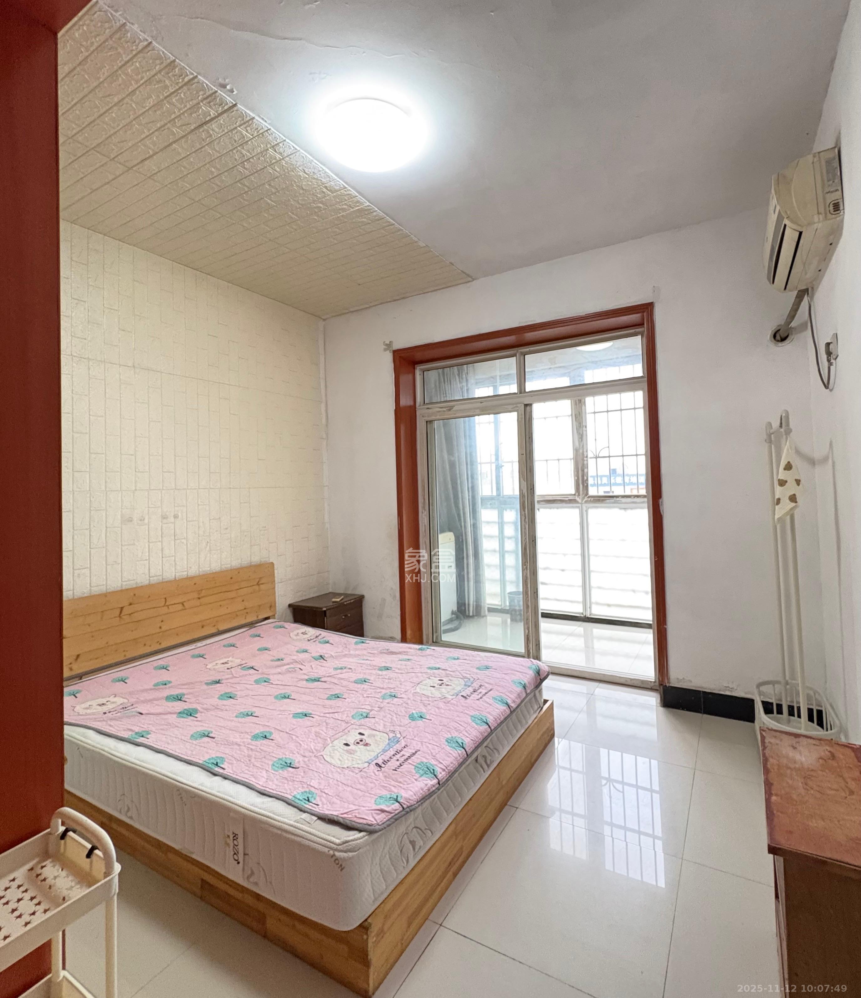 圣力华苑  1室1厅1卫    1100.0元/月