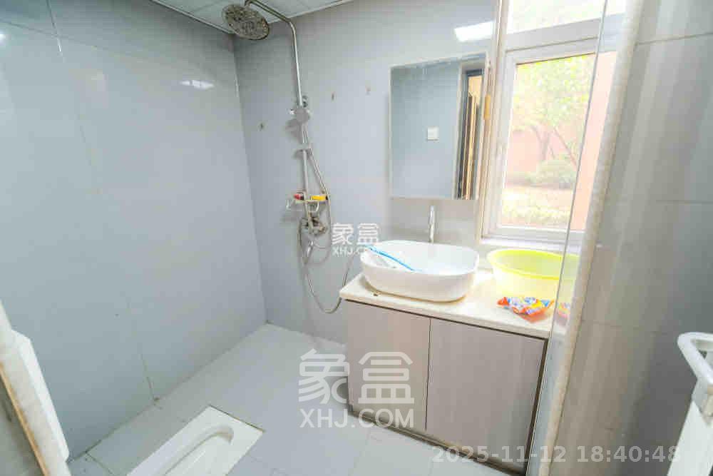 和悦城(蟠龙景苑)  3室2厅2卫    2200.0元/月室内图