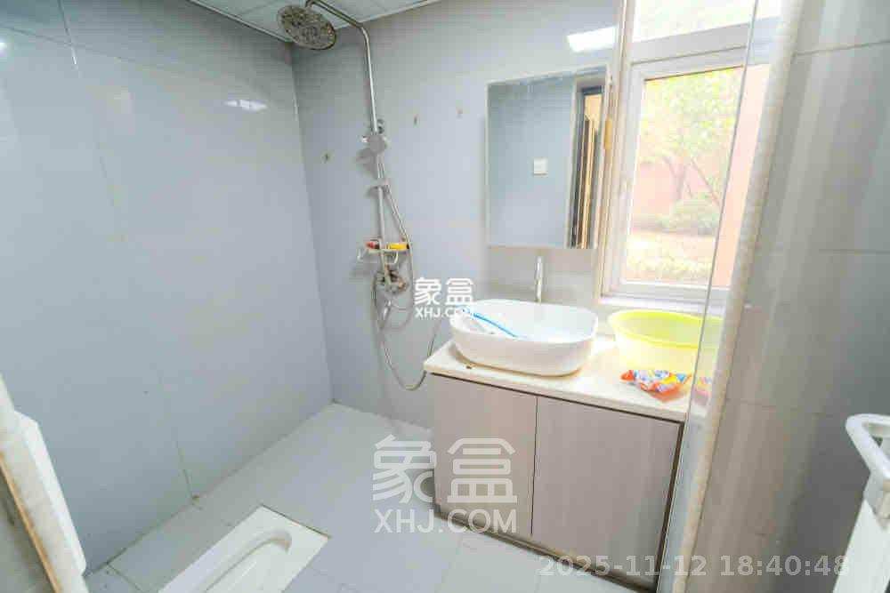 和悦城(蟠龙景苑) 3室2厅2卫 2200.0元/月 和悦城(蟠龙景苑) 3室2厅2卫 2200.0元/月室内图