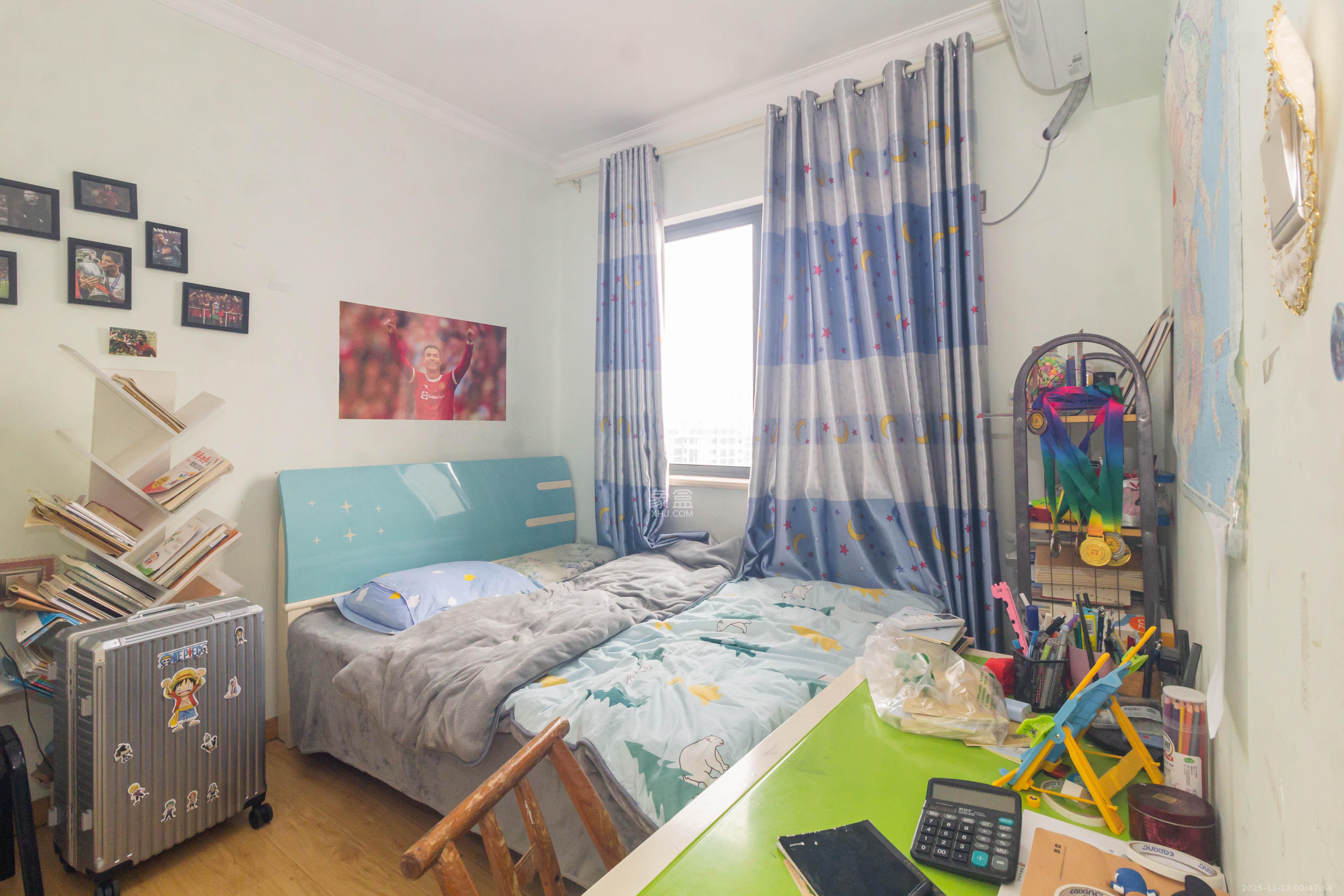 海德公园  3室2厅1卫    55.8万卧室