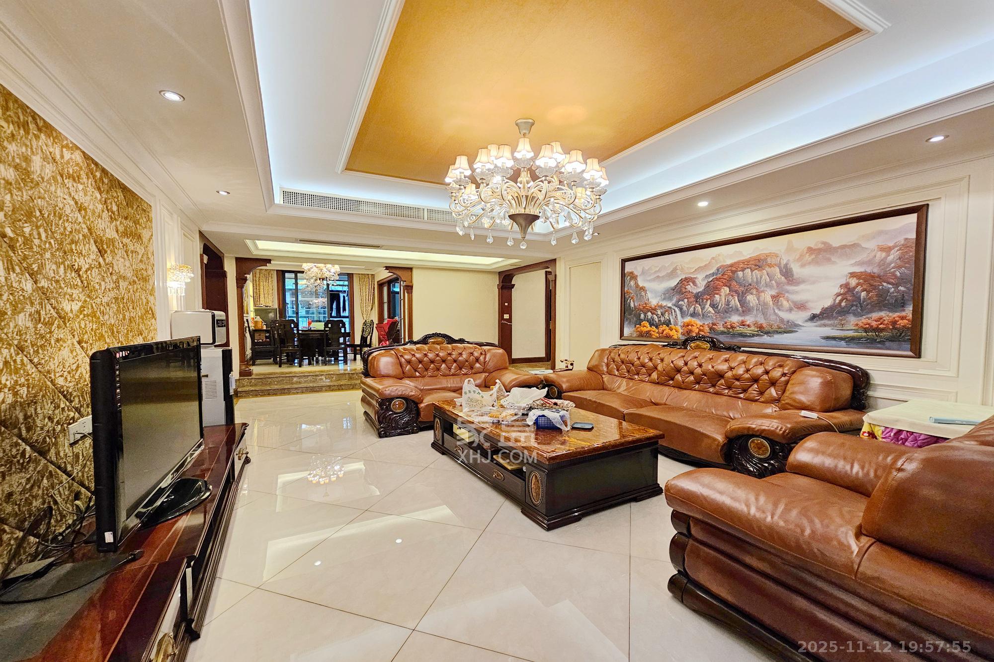 中隆国际御玺  6室2厅5卫    320.0万