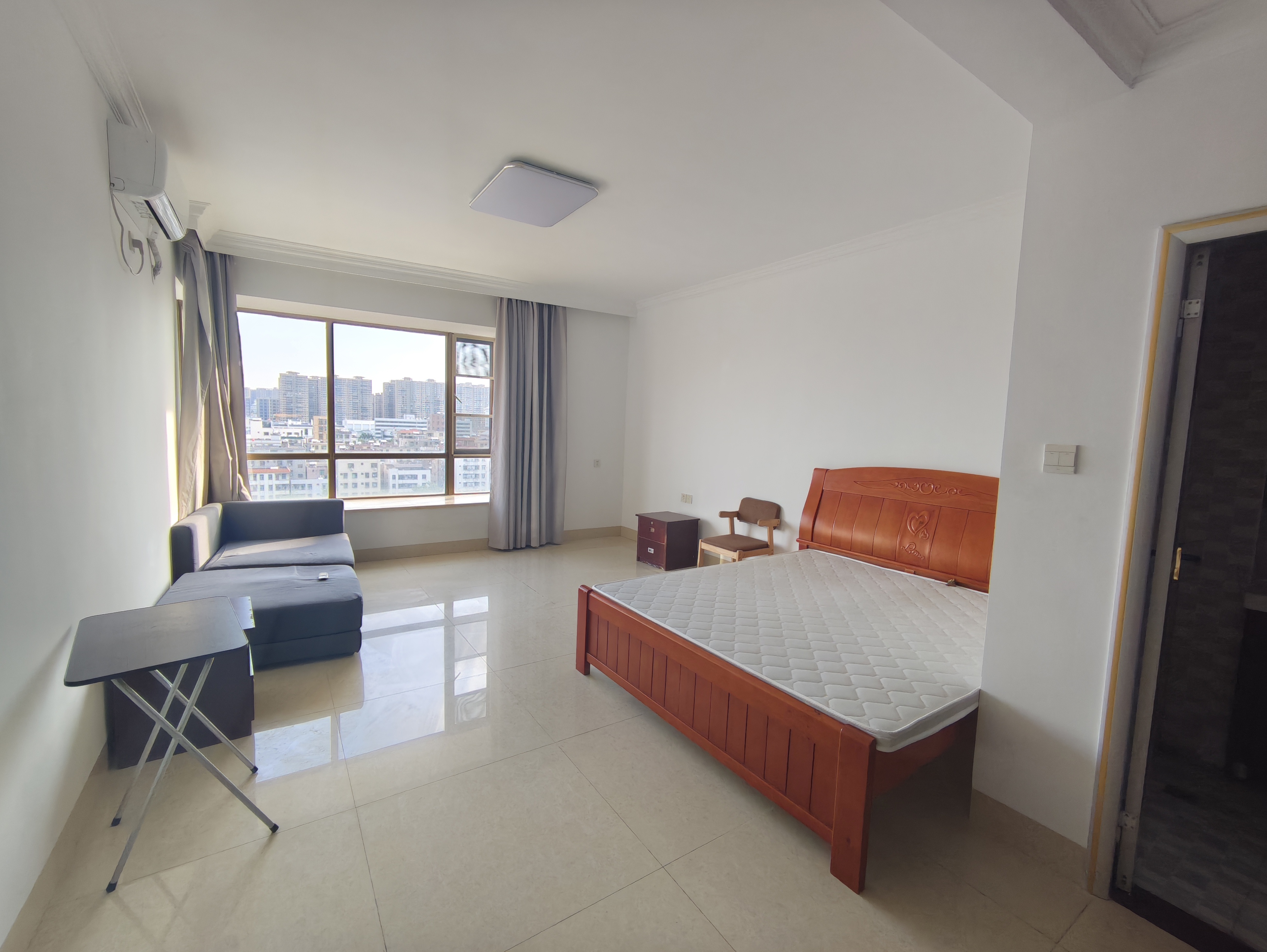 蓝海佳园 4室2厅2卫 3400.0元/月 蓝海佳园 4室2厅2卫 3400.0元/月室内图