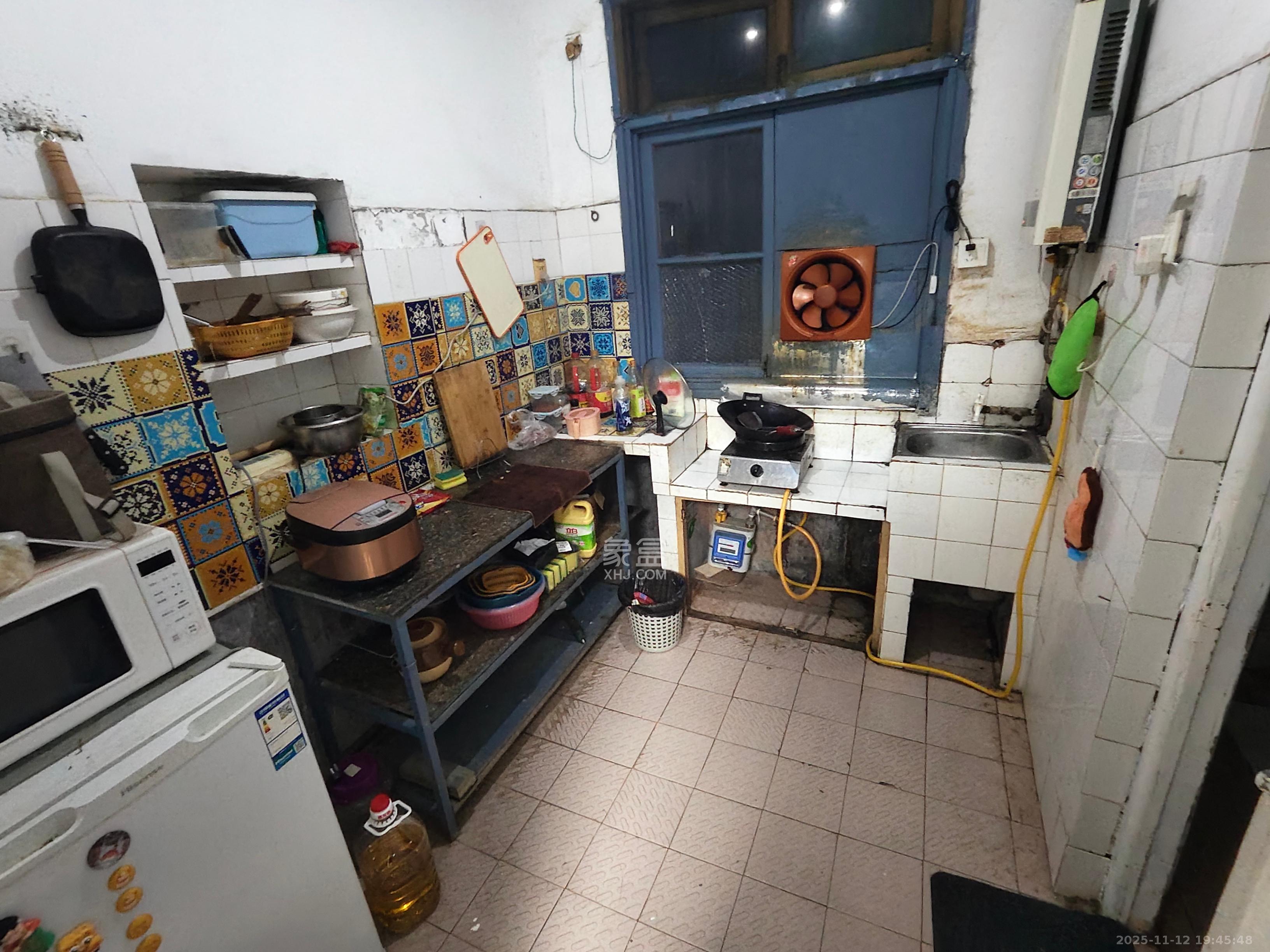 民政局宿舍  2室1厅1卫    1300.0元/月室内图