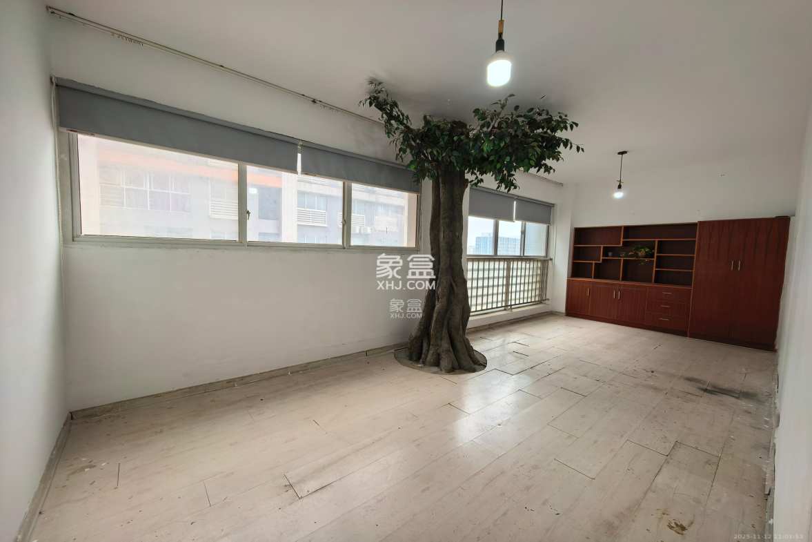 华菱新城地标 1室1厅1卫 2800.0元/月 华菱新城地标 1室1厅1卫 2800.0元/月室内图